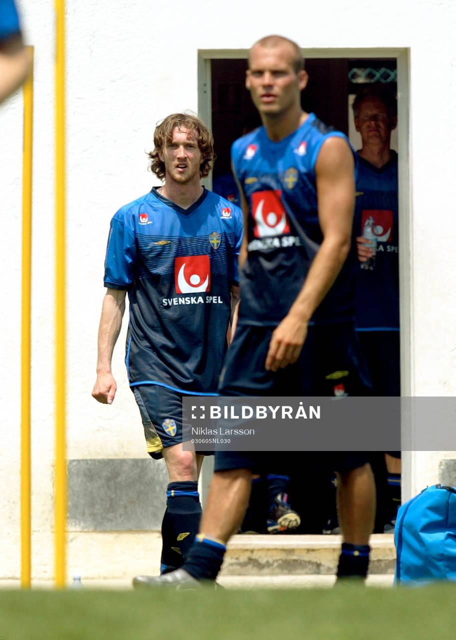 Mikael Nilsson i skuggan av Fredrik Ljungberg