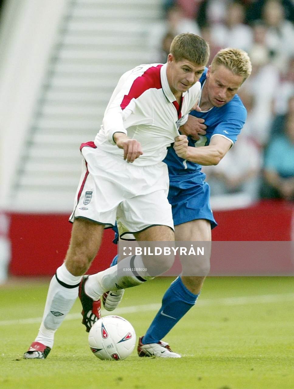 Rastislav Michalik, Slovakien och Steven Gerrard, England