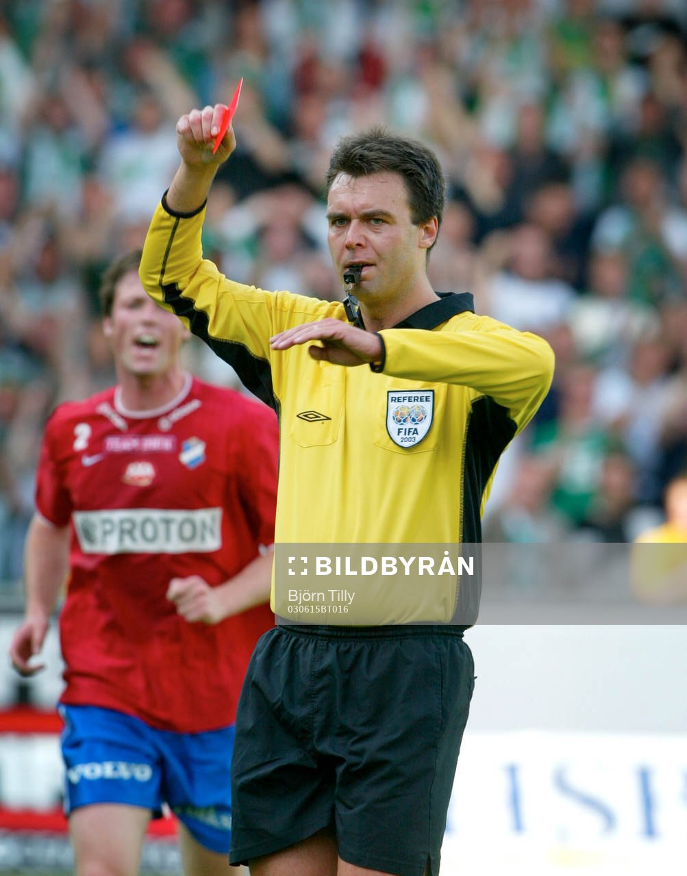 Martin Ingvarsson, domare. Rött kort