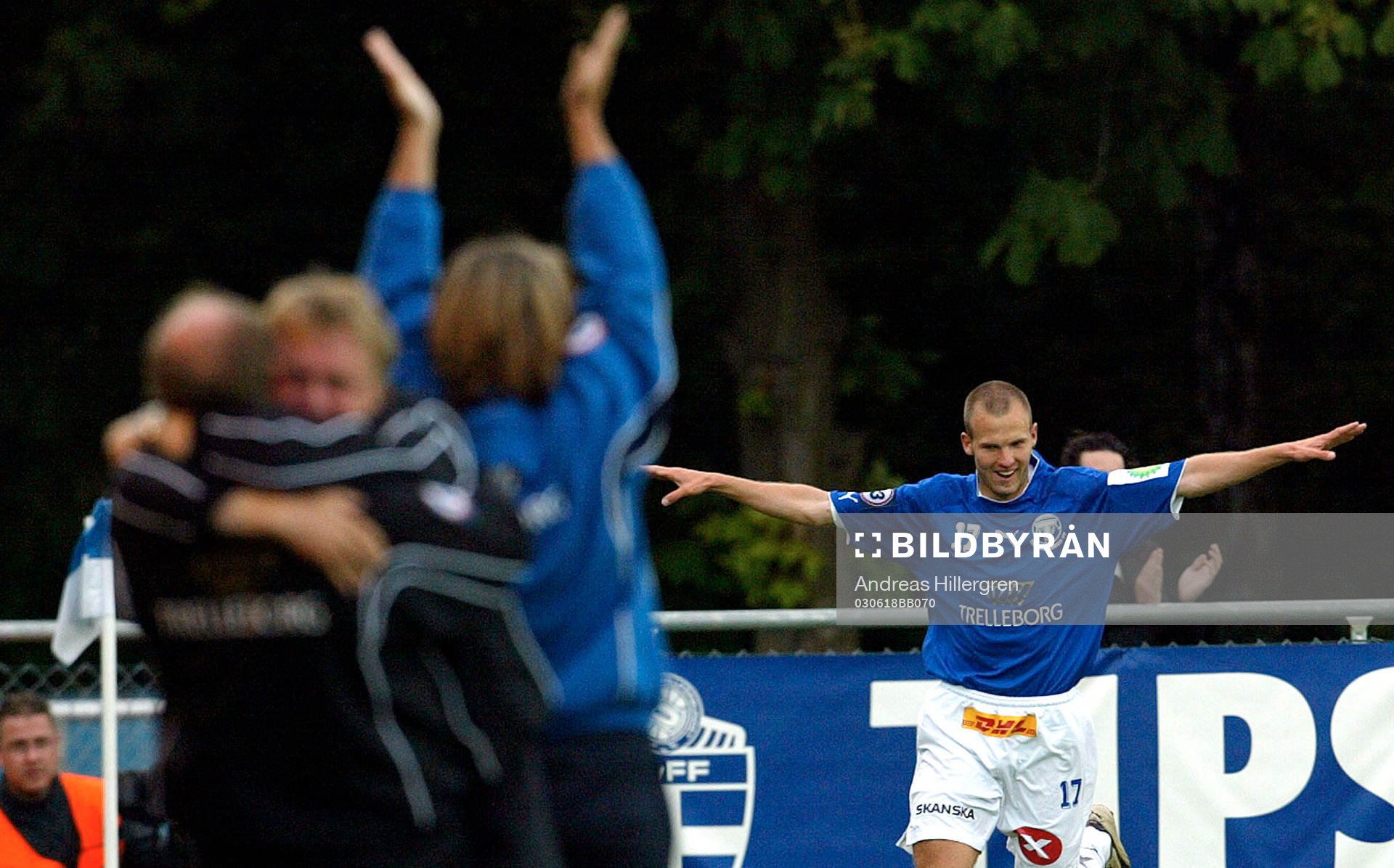   Patrik Svensson, Jubel, Ulf Larsson, tränare kramas.