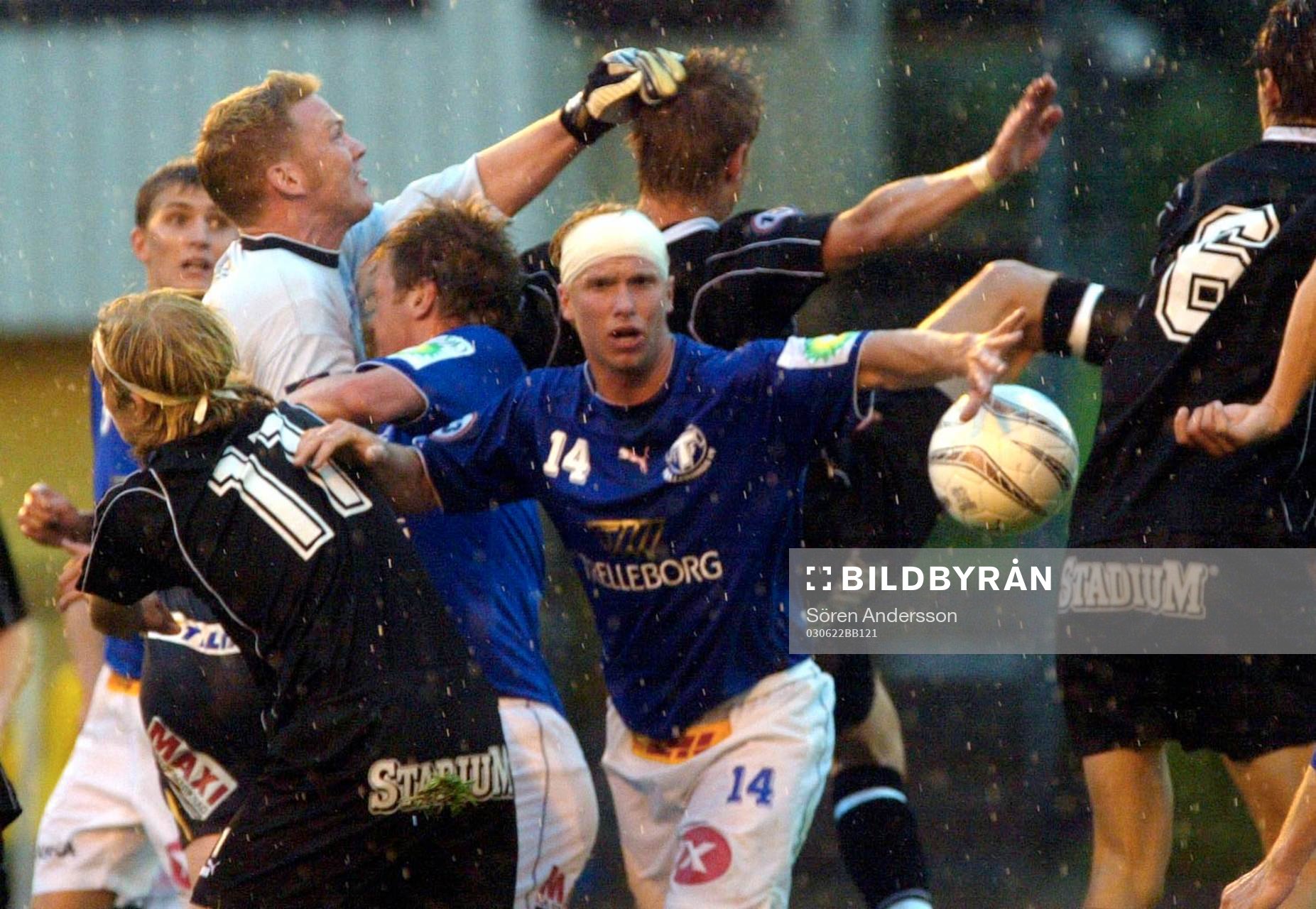 Johan Laursen och Björn Levin, målvakt, Trelleborg