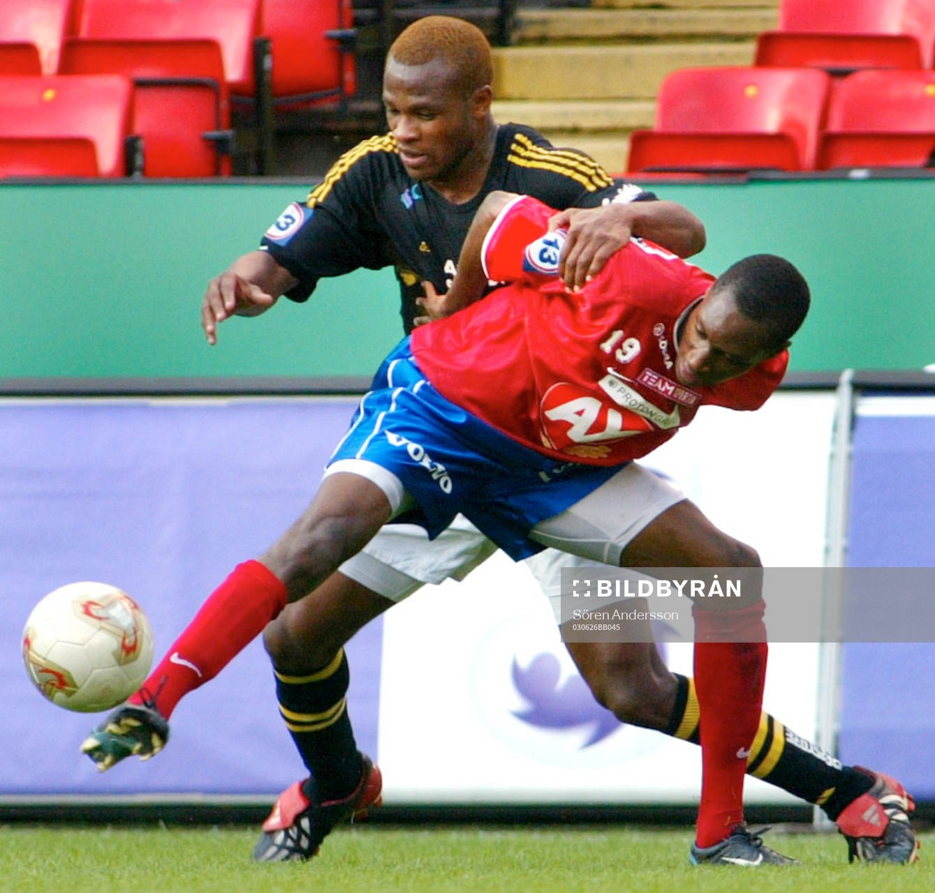 Samuel Ayorinde, AIK och Atiba Hutchinson, Öster