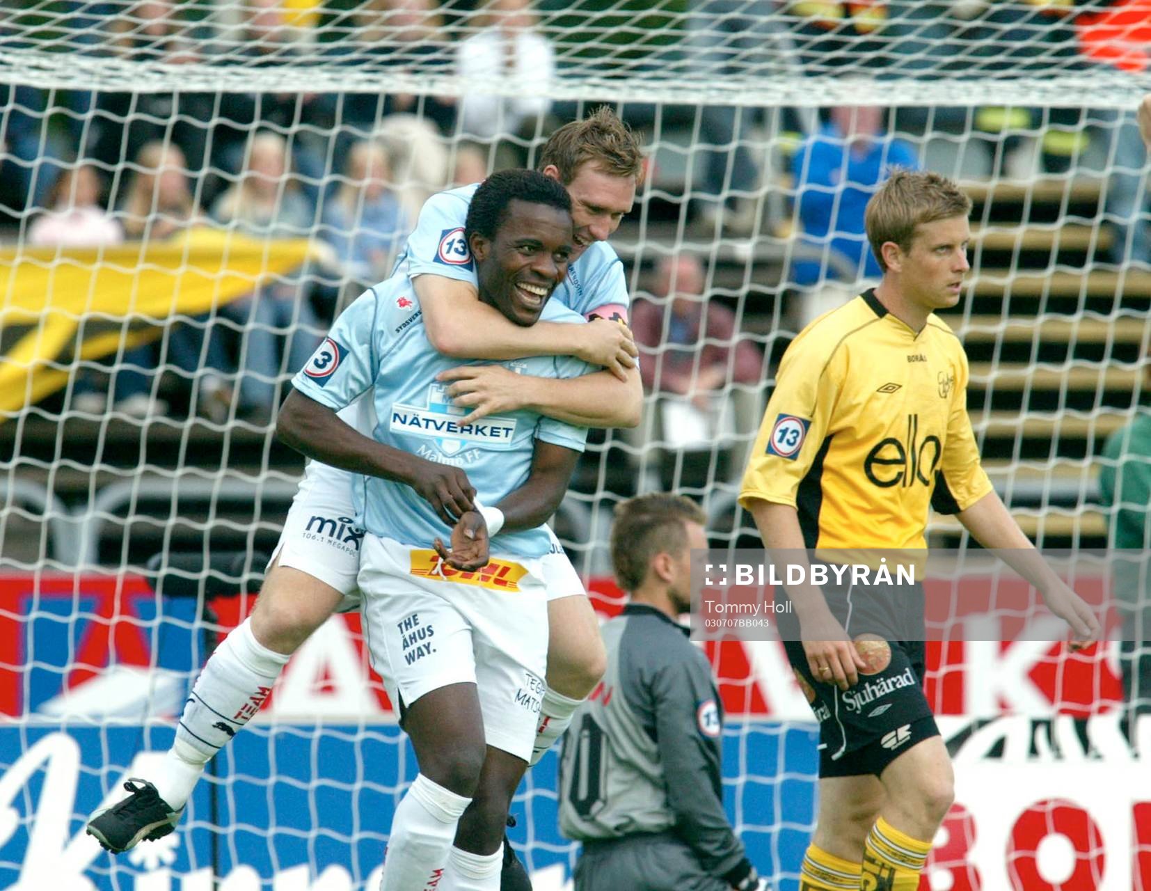 Målskyttarna Niklas Skoog och Peter Ijeh, Malmö, jubel