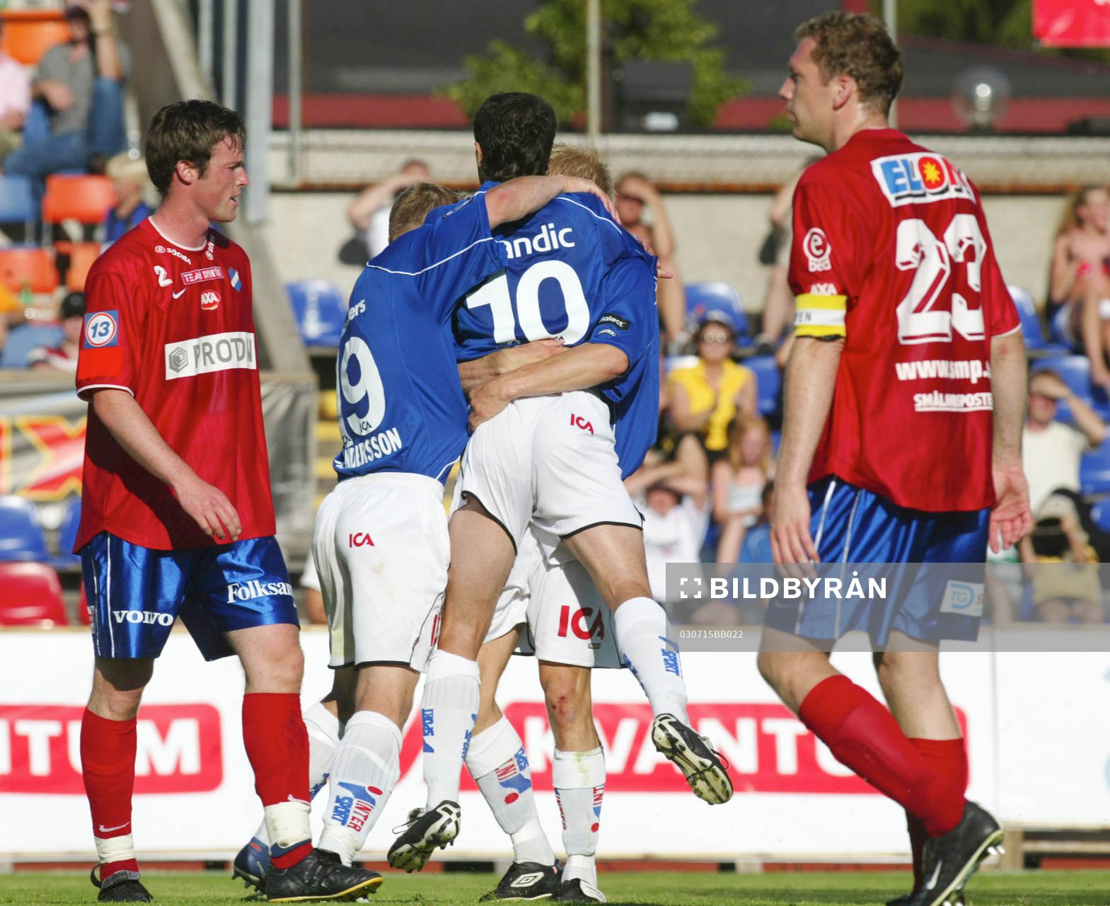Sharbel Touma har gjort 0-1 på en tveksam straff,