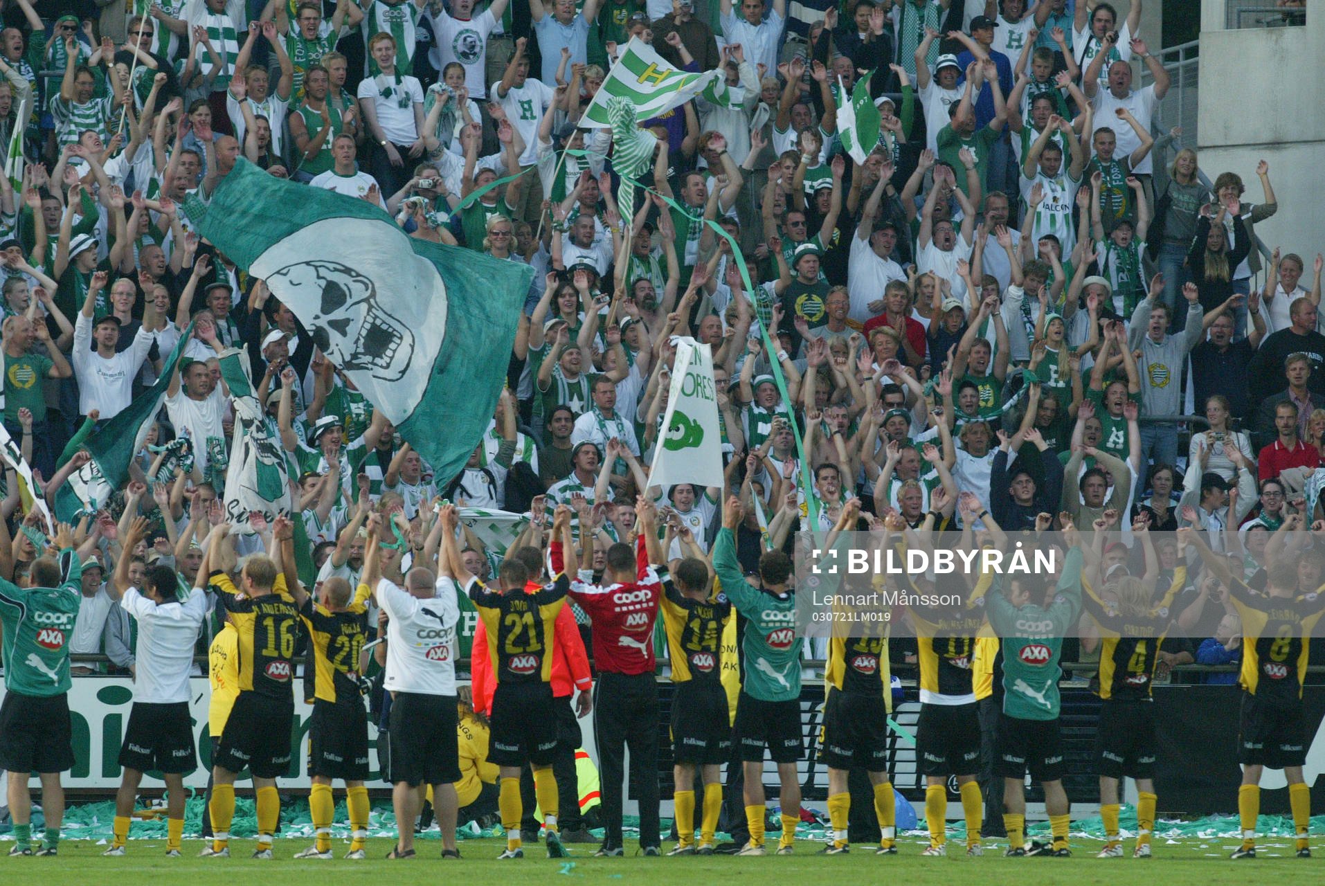 Bajen jublar, klacken och hjältarna