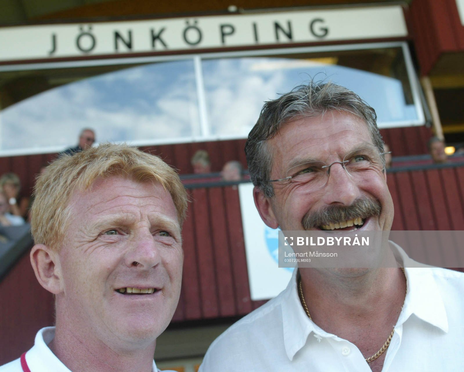 Två berömda tränare poserar, Gordon Strachan och Olle