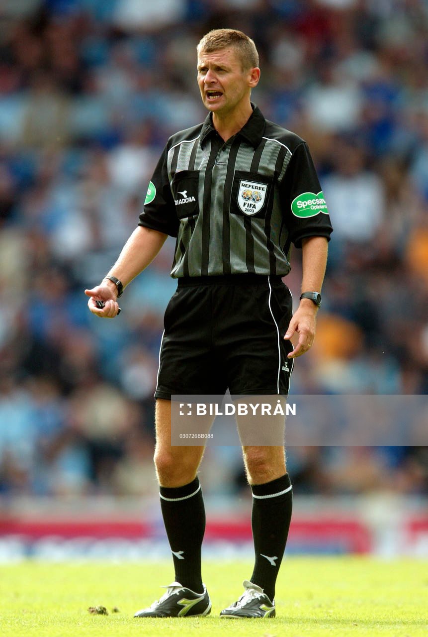 Stuart Dougal, domare