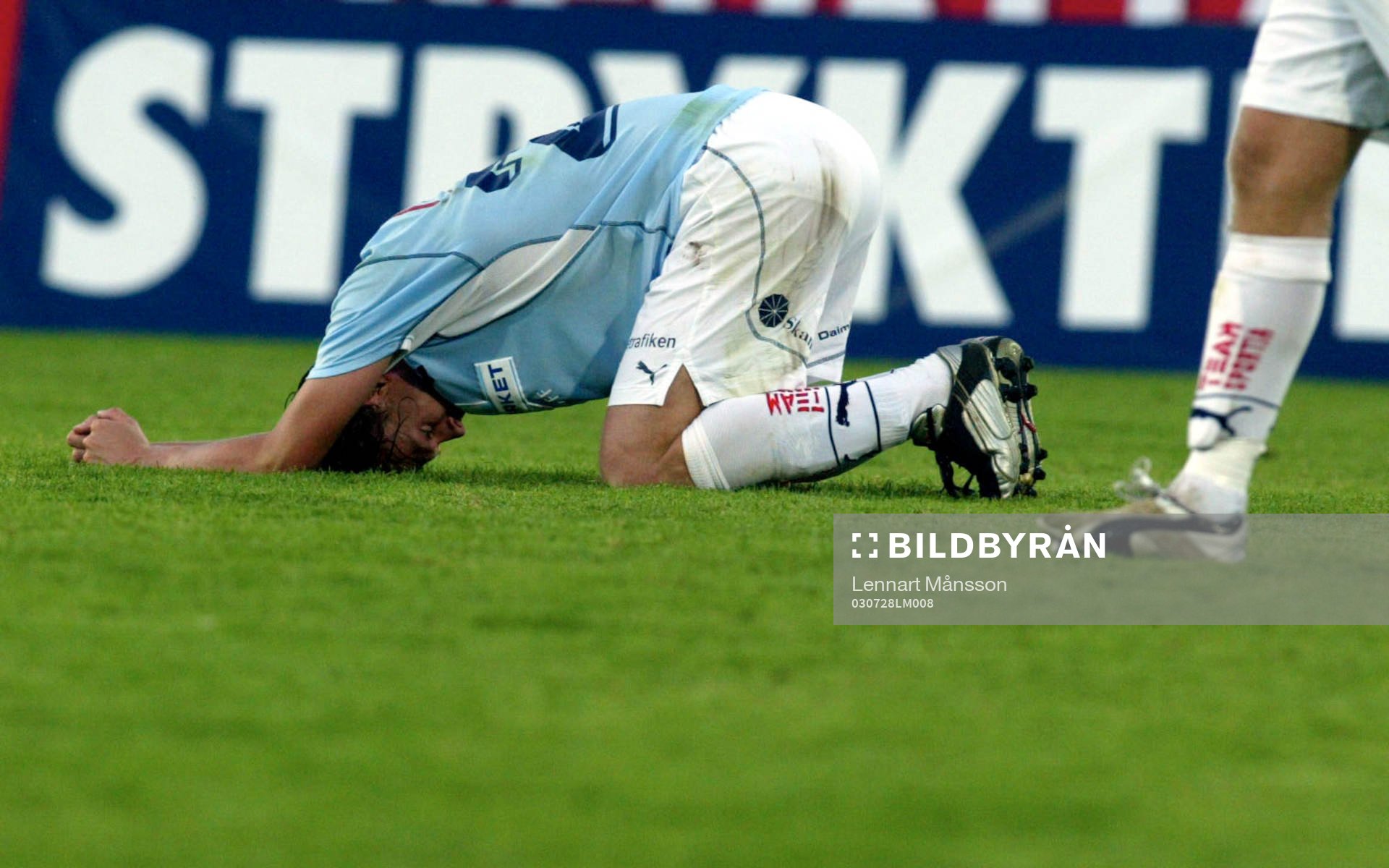 Ex-GIF-aren Andreas Yngvesson låg länge kvar och deppade