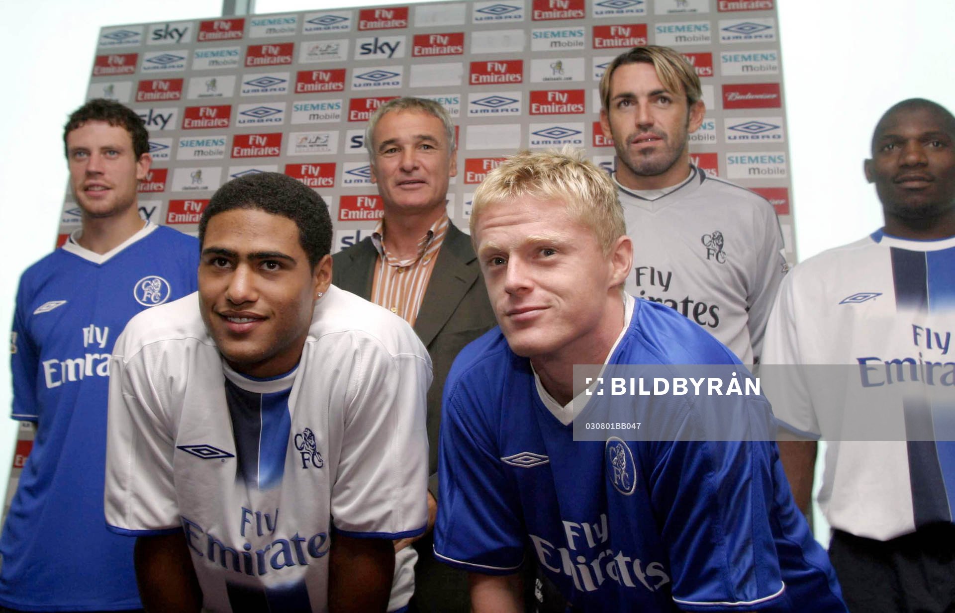 Bakre raden: Wayne Bridge , Manager Claudio Ranieri , Marco