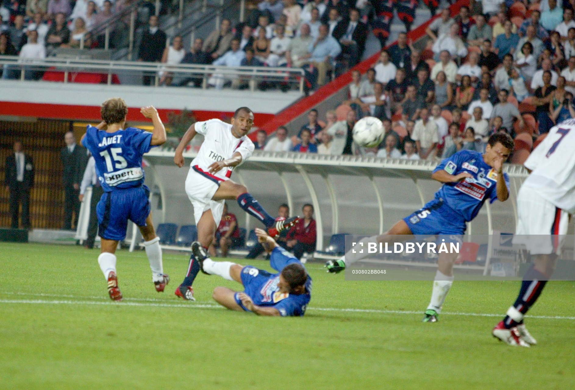 Frappe de Paulo Cesar, Paris St Germain