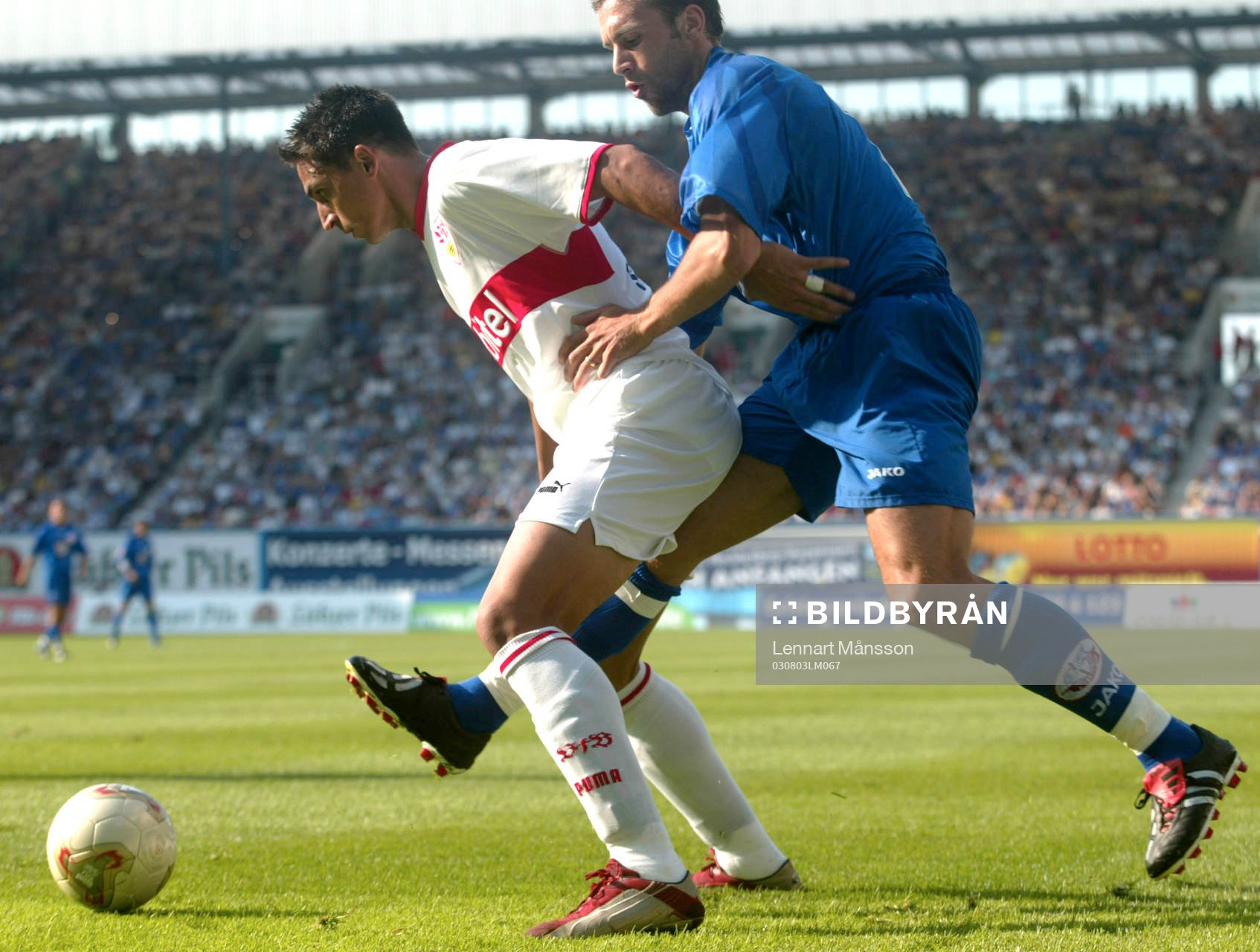 Fotboll, Bundesliga, Hansa Rostock - Stuttgart: Rade Prica steget efter.