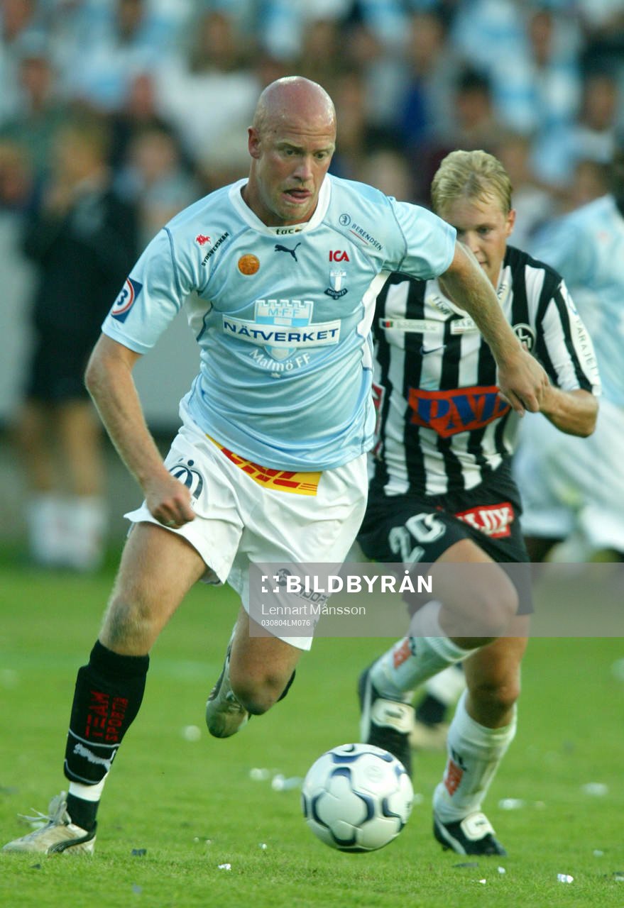 Olof Persson jagas av Mathias Eklund