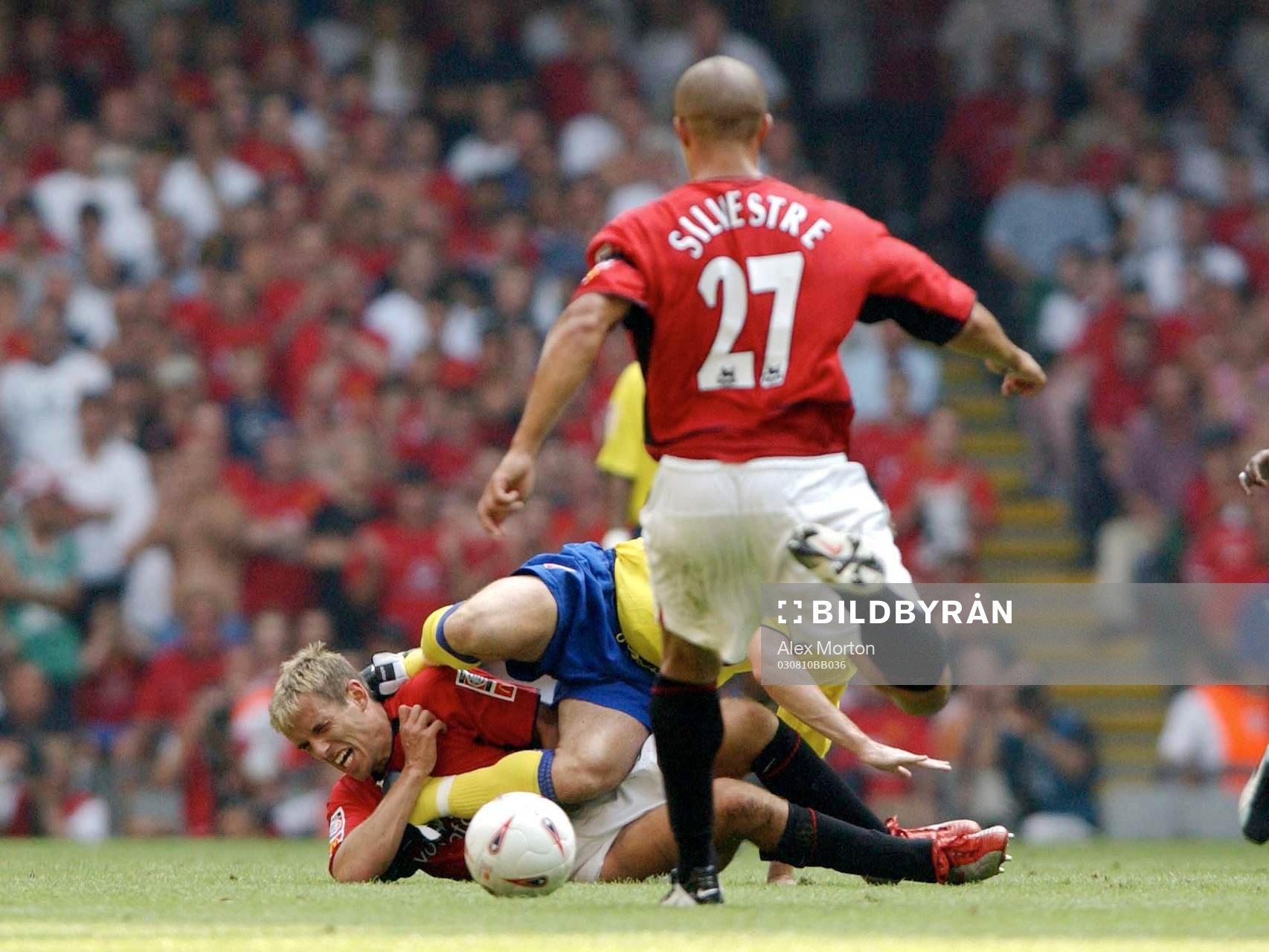  Francis Jeffers, Arsenal sparkar ner Phil Neville, Manchester 