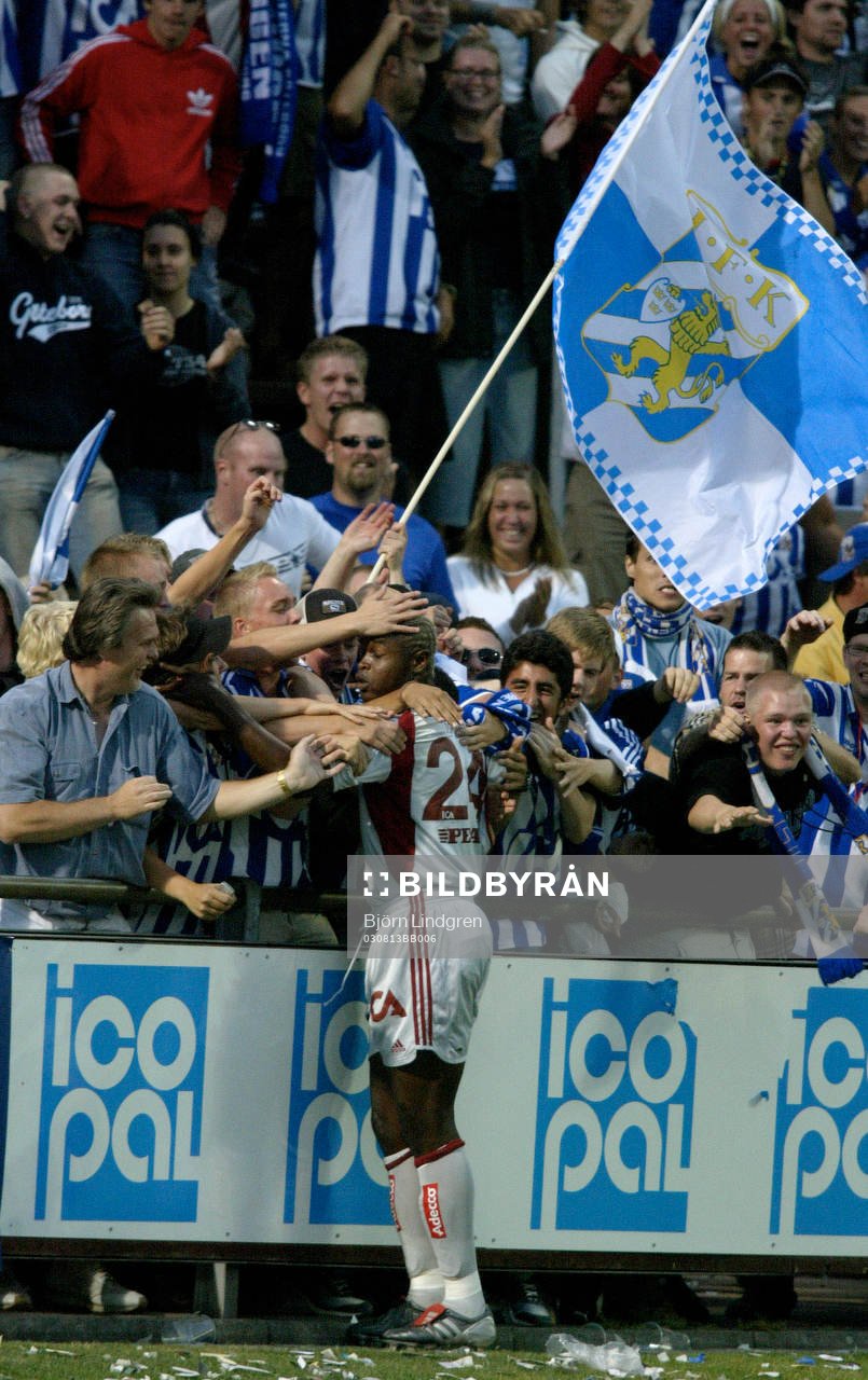 Fotboll, Allsvenskan, Helsingborg - Göteborg: Big Mama, Mamadou Diallo, Göteborg jublar i kapp med publiken efter 0-2-målet