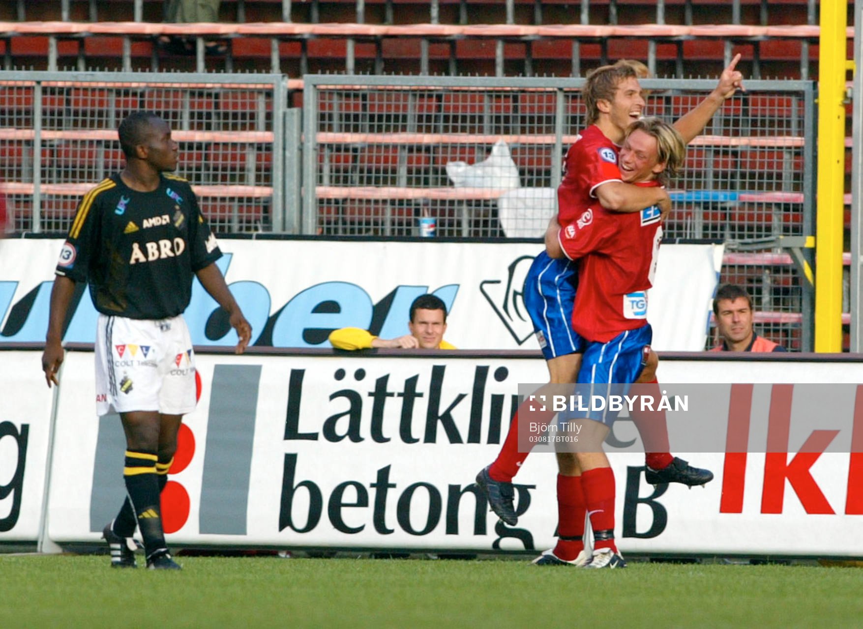 Johan Svensson, Öster i armarna på Patrik Karlsson