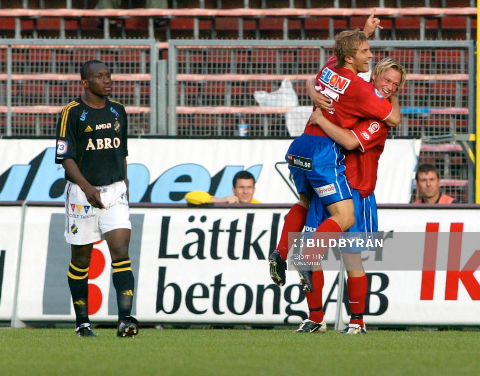 Johan Svensson, Öster i armarna på Patrik Karlsson