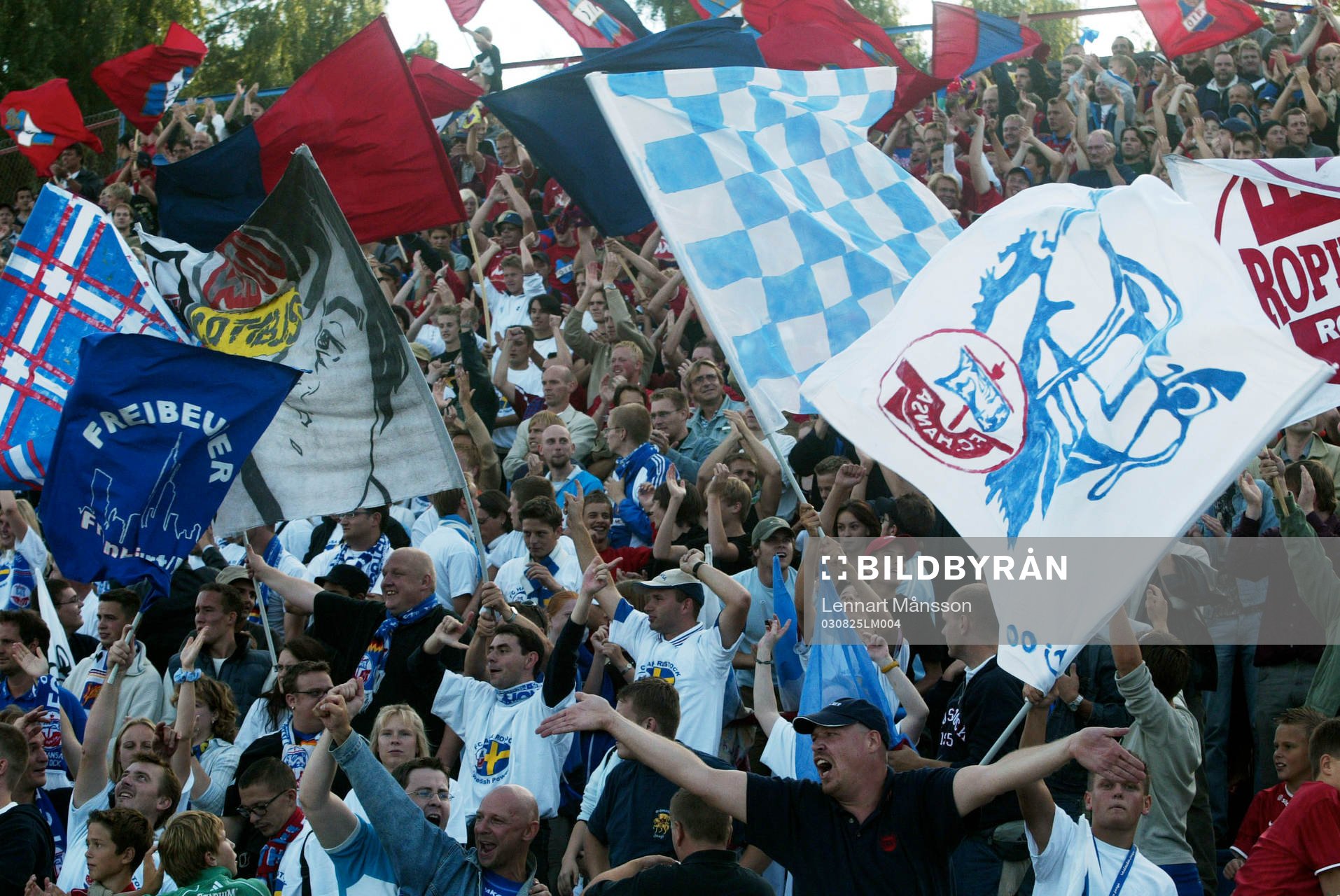 Supporters från Hansa Rostock finns på plats för att