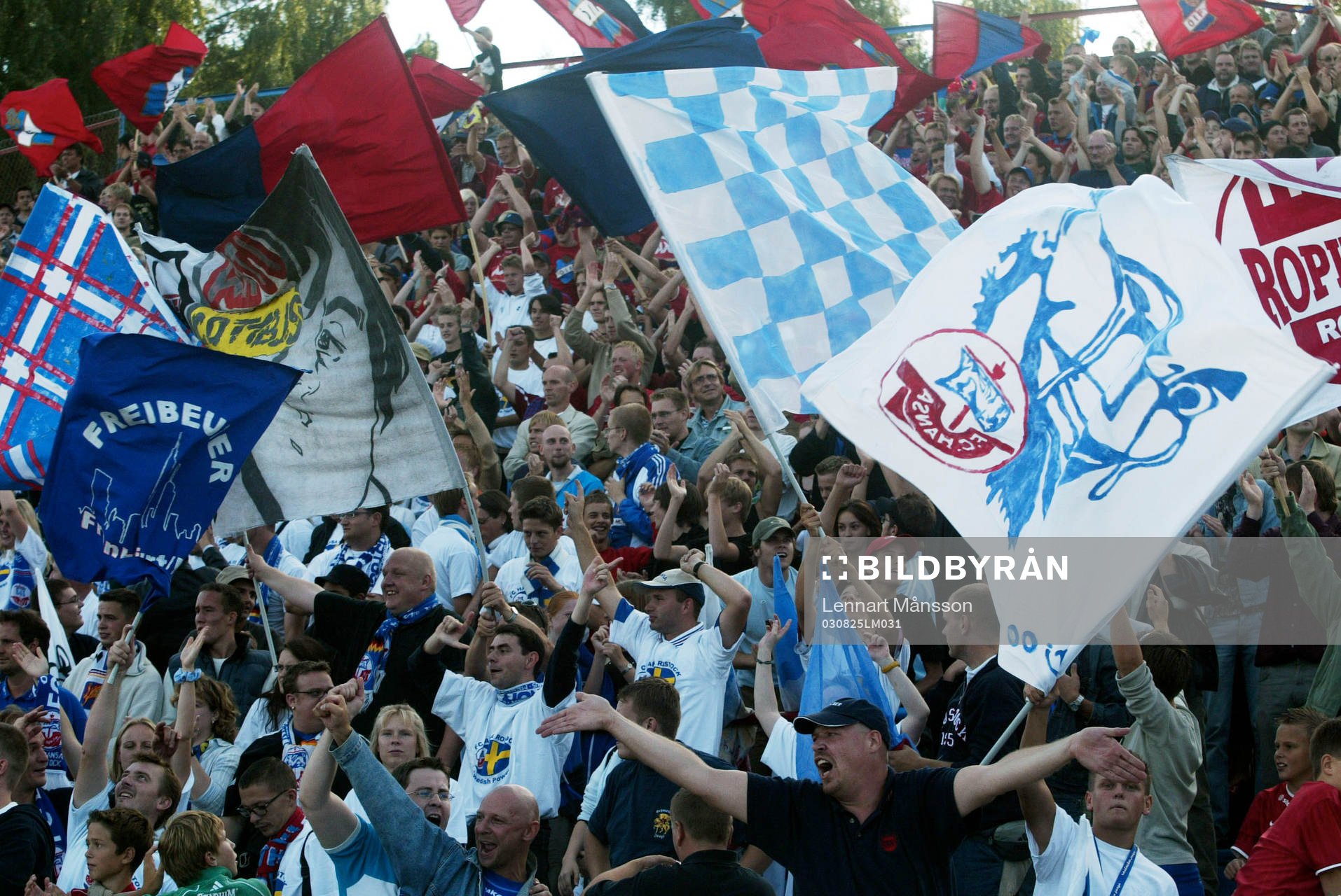 Supporters från Hansa Rostock finns på plats för att