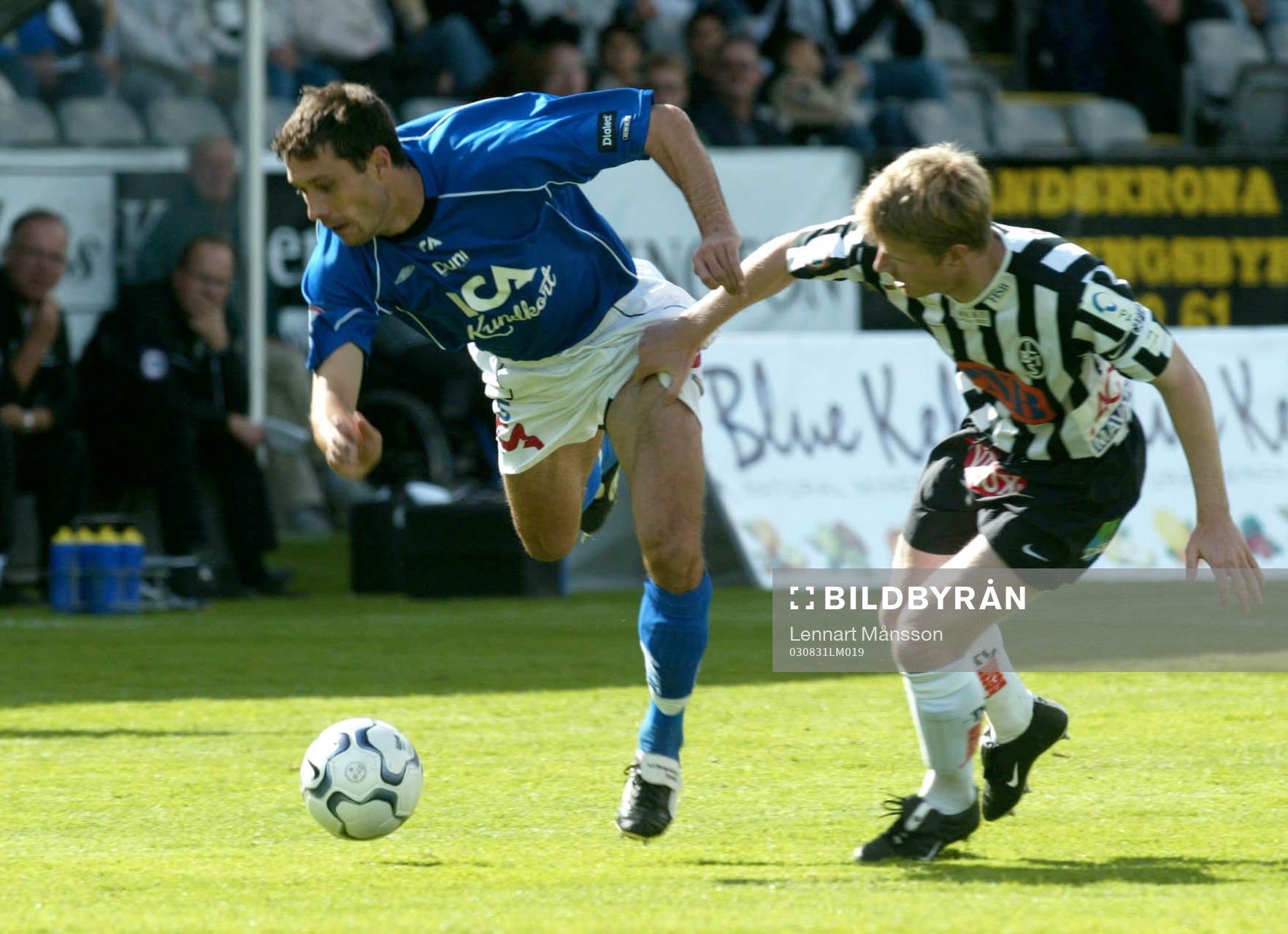Henrik Nilsson försöker stoppa Igor Sypniewski