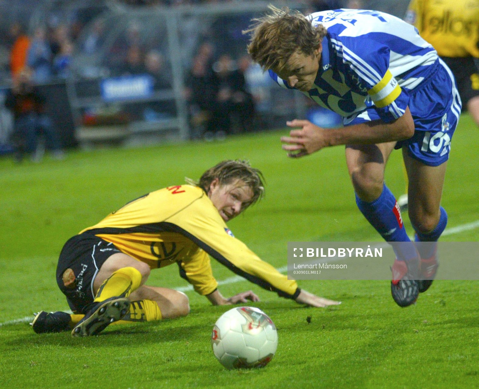 Ex-IFK-aren Jonas Lundén stoppar Magnus Erlingmark, som