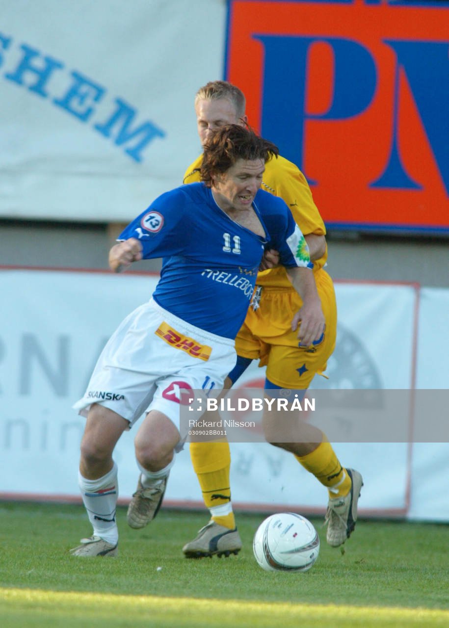 Eric Fischbein, Trelleborg, åker på en tröjdragning av