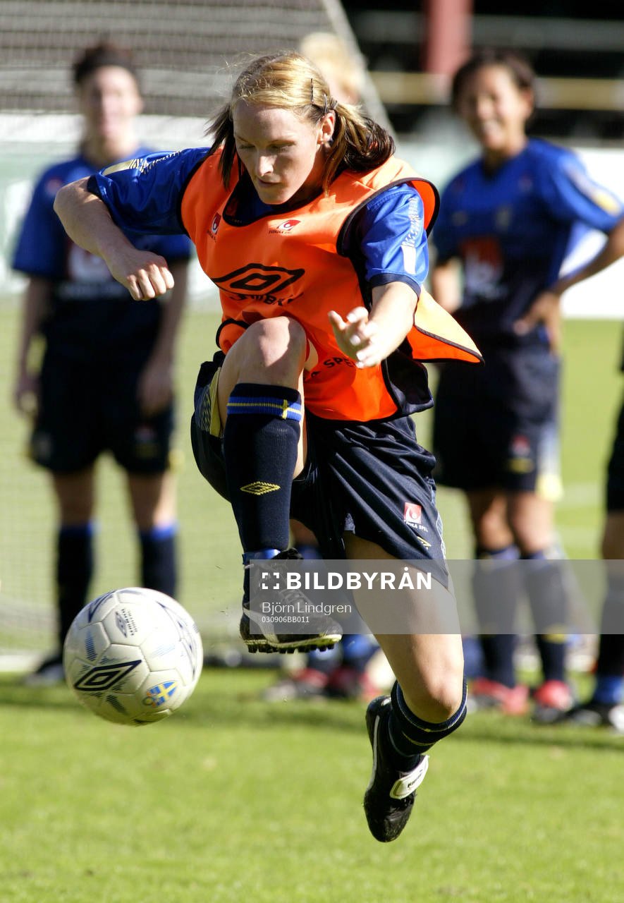 Fotboll, Dam, Sverige, Träning, Salina Olsson.