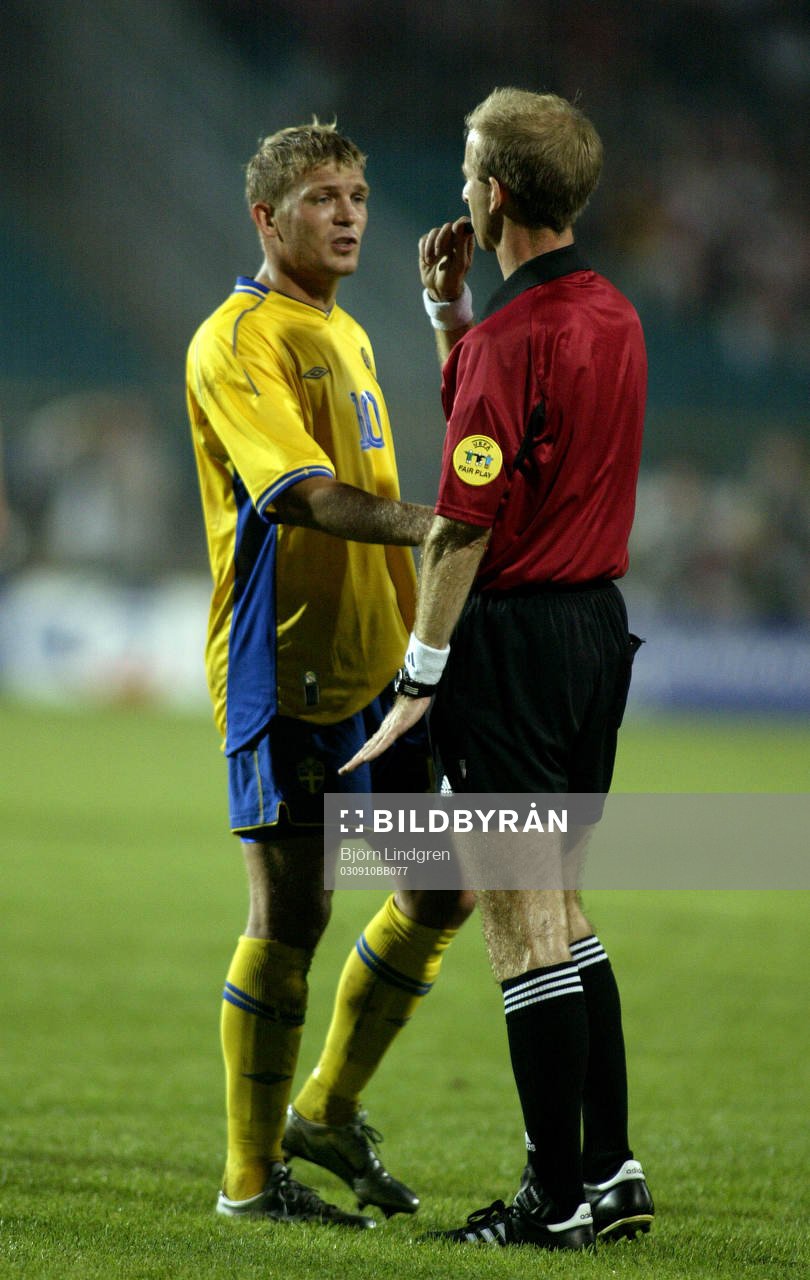 Fotboll, EM, kval, Marcus Allbäck, Sverige med domaren