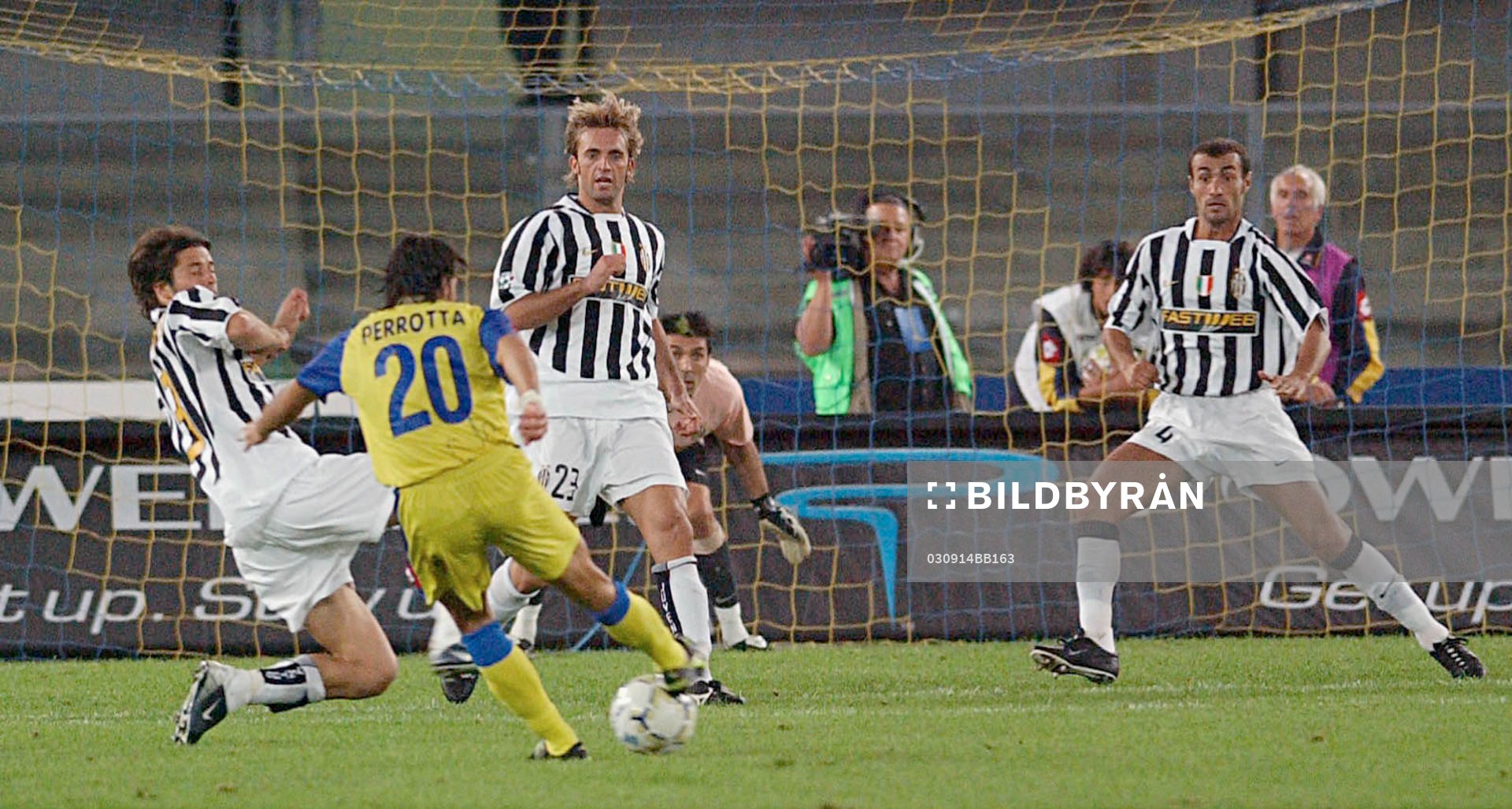  Perotta, Chievo framför mål. Målvakt