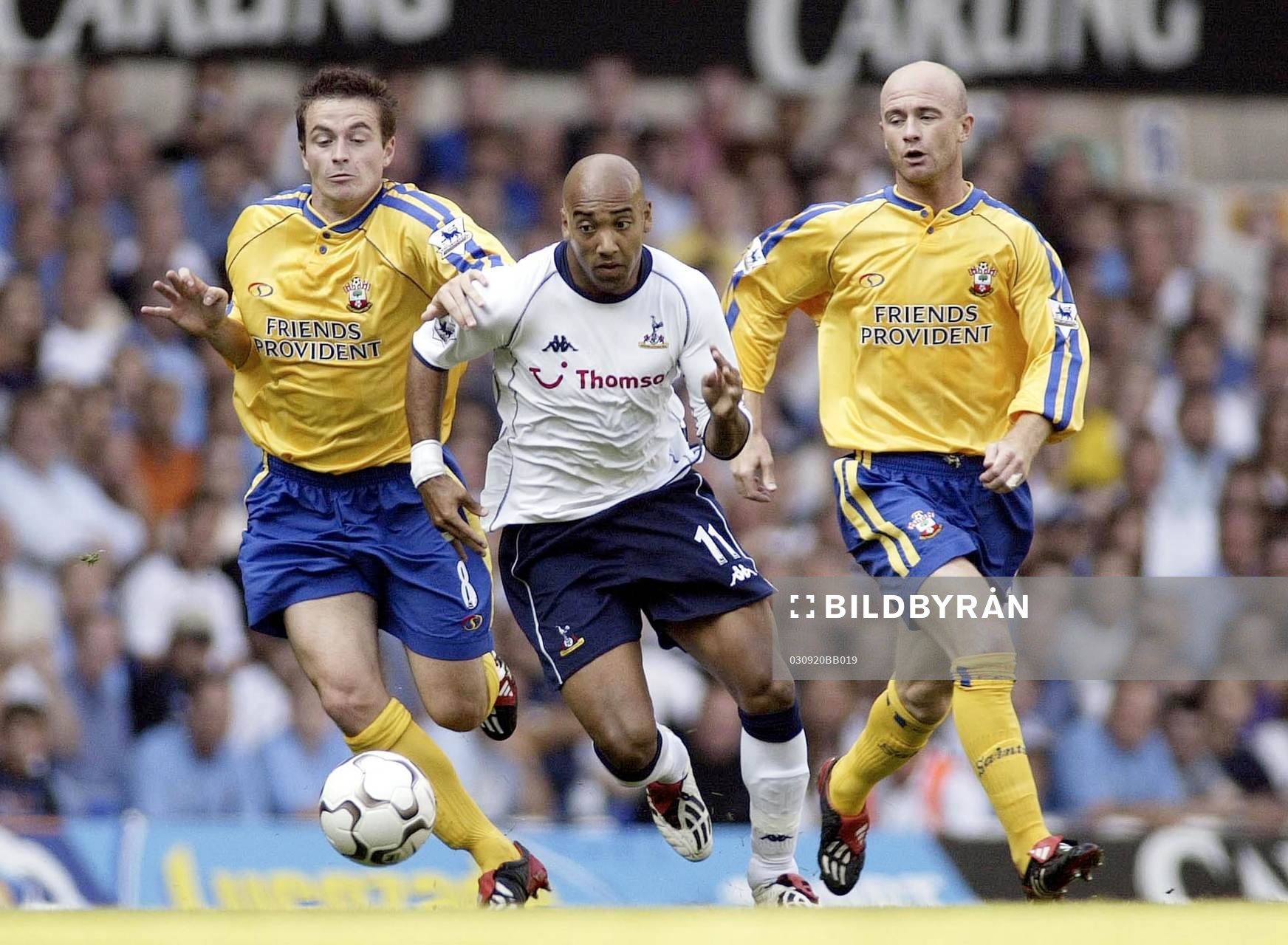  Tottenhams Stephane Dalmat och Southamptons Chris Marsden och Matt Oakley.