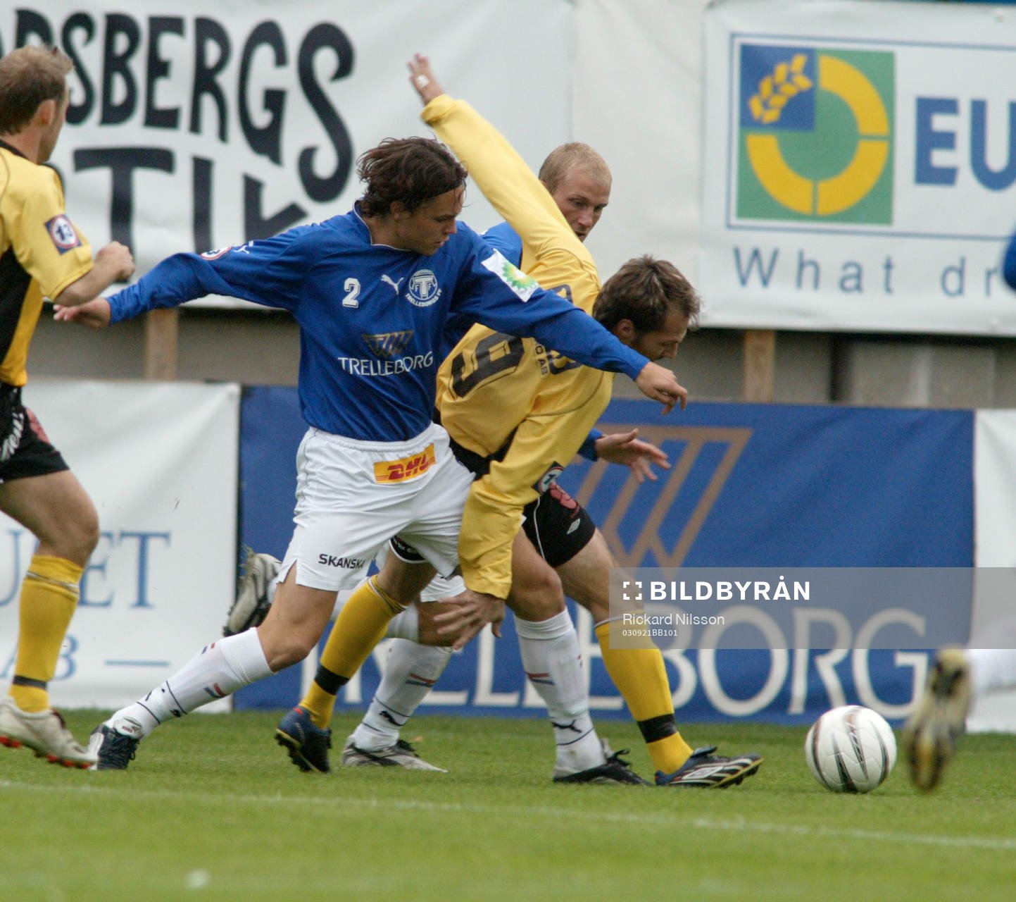 Jens Sloth, Trelleborg, attackerar Henrik Andersson, Forward