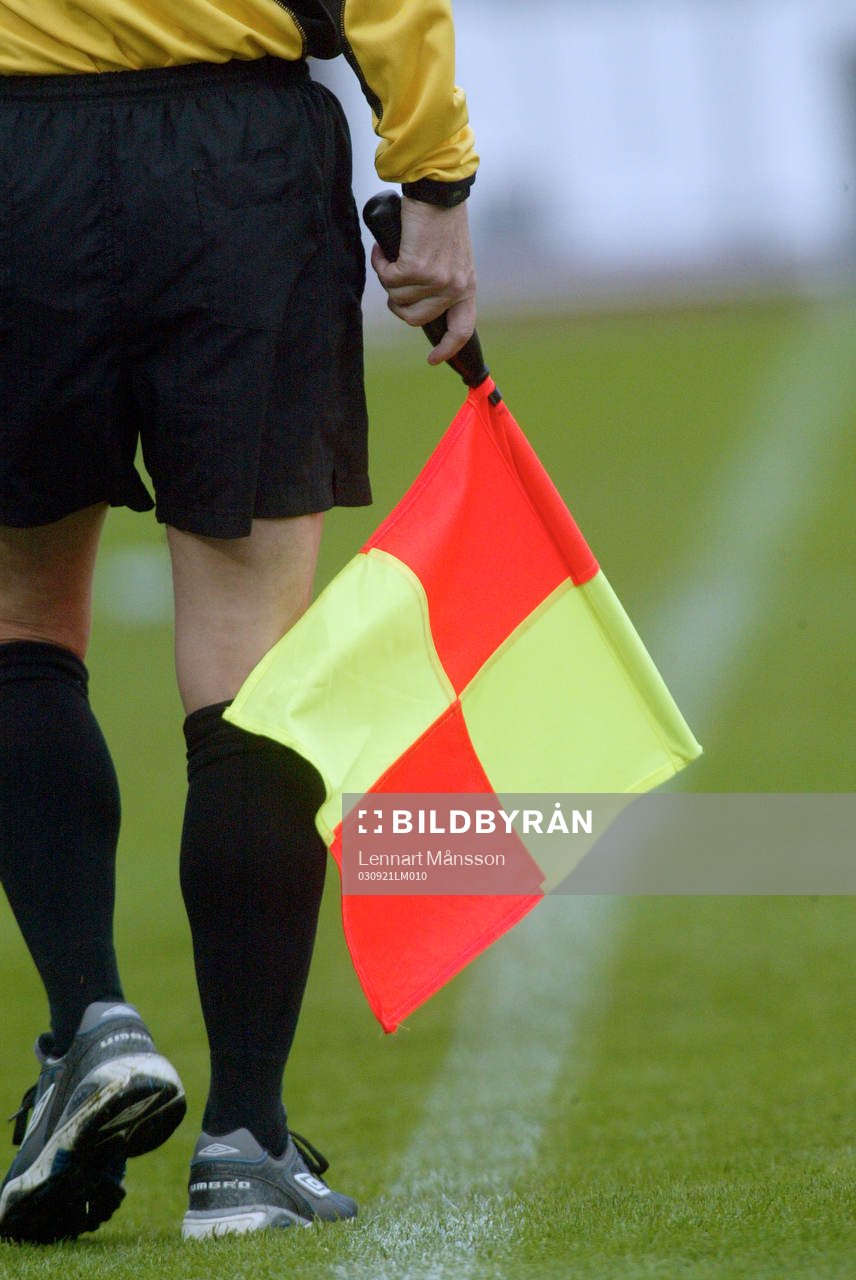 Linjeman, linjedoomare, flagga, linjeflagga