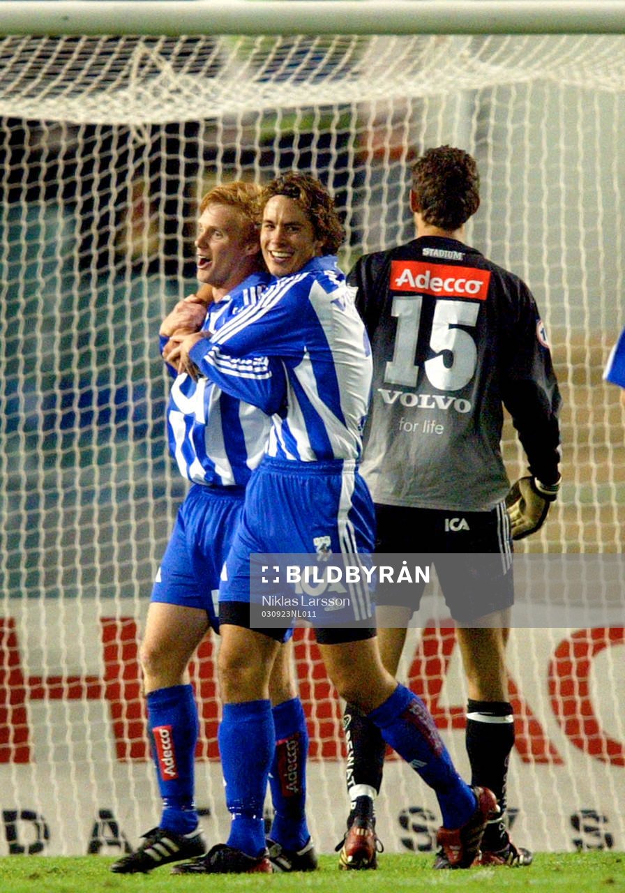 Patric Andersson gratuleras av Karl Svensson