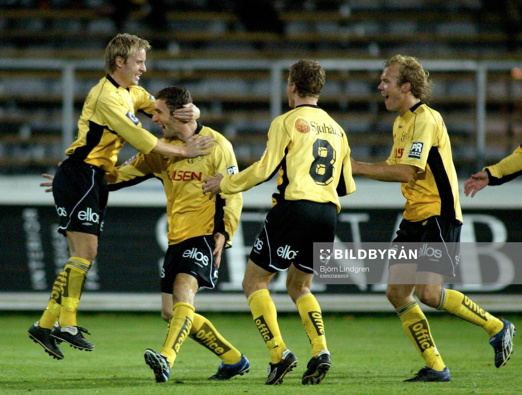   Vild segerglädje, Andreas Klarström, Jurica Siljanoski, Samuel Holmén och Martin Andersson, jubel efter Siljanoskis 0-4 mål.