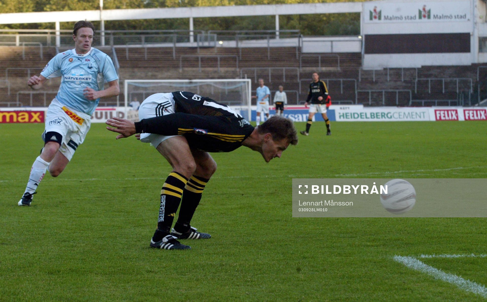Gary Sundgren, AIK nickar mot målvakten, men Andreas