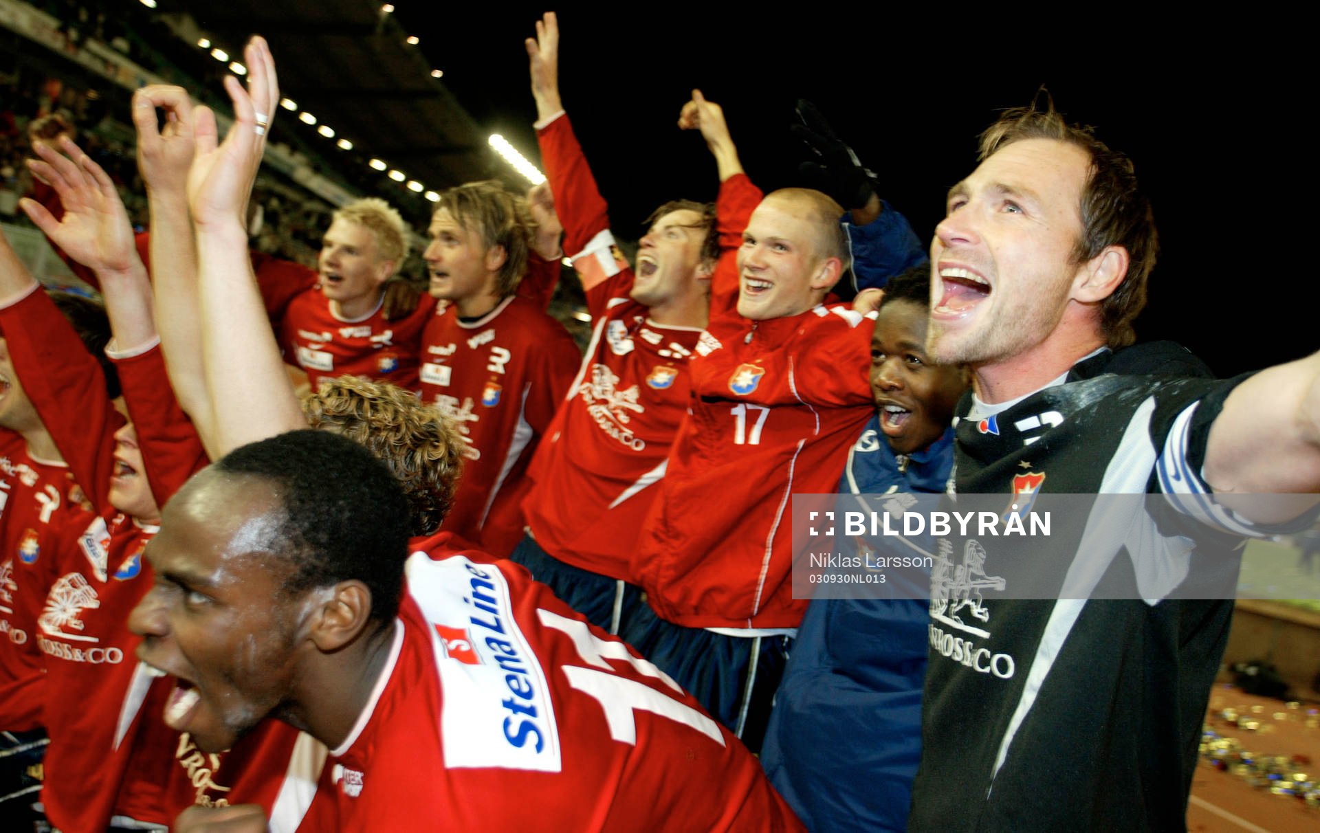  Dick Last och de andra jublar efter matchen. Jubel.