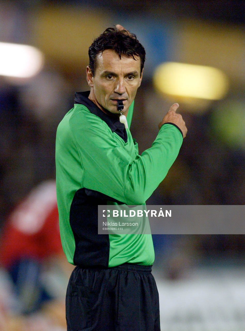 Miro Ukalovic, domare. Visselpipa