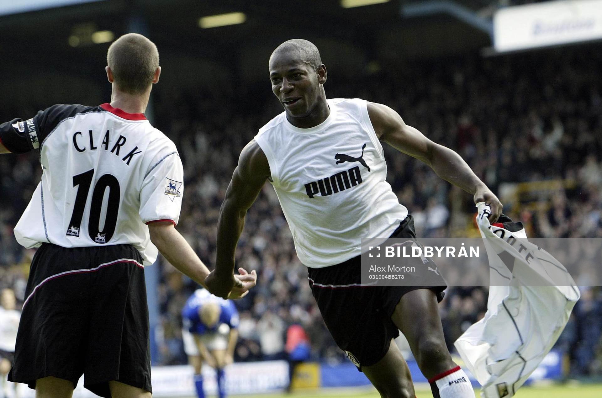  Luis Boa Morte, Fulham jubel efter att ha slagit in Fulhams första mål