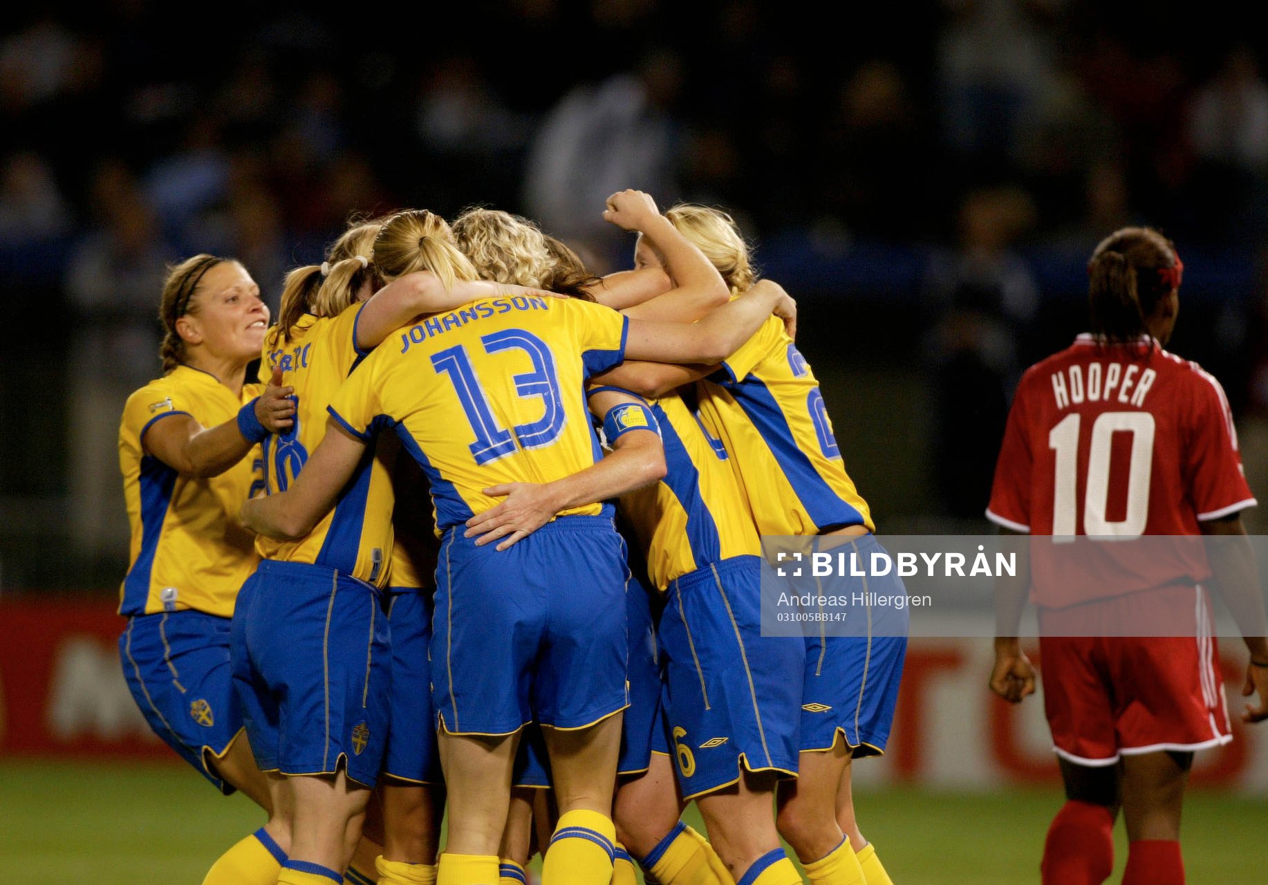 2-1 Josefine Öqvist gör Sveriges avgörande mål, Sverige