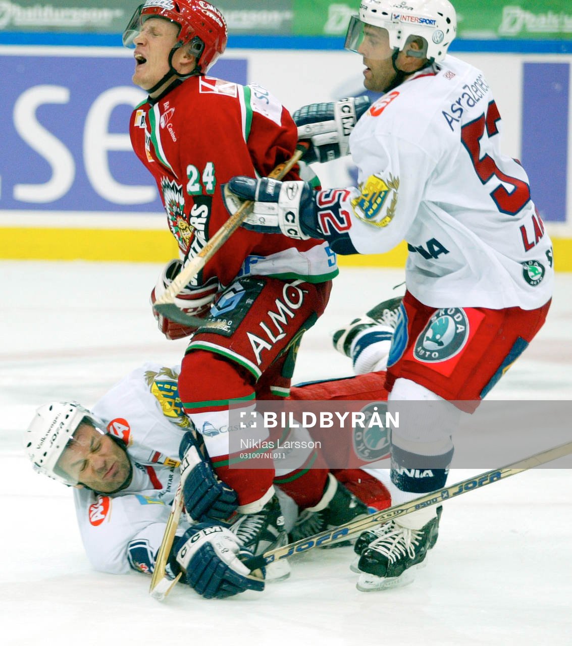Niklas Andersson, Frölunda tas hårt av Peter Larsson