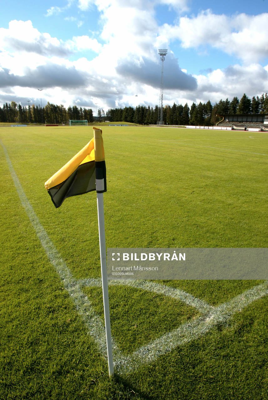Fotboll, fotbollsplan, gräs, gräsplan, linjer, hörnflagga