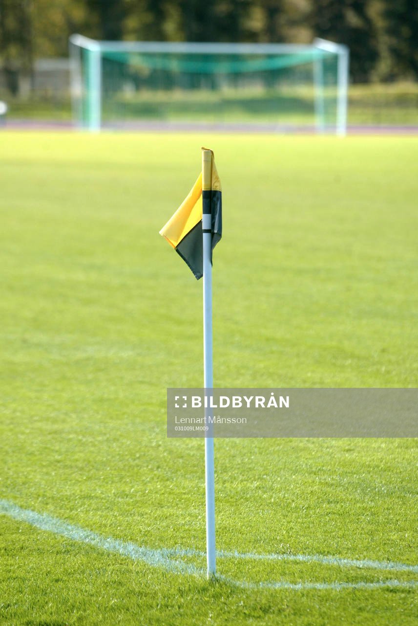 Fotboll, fotbollsplan, gräs, gräsplan, linjer, hörnflagga