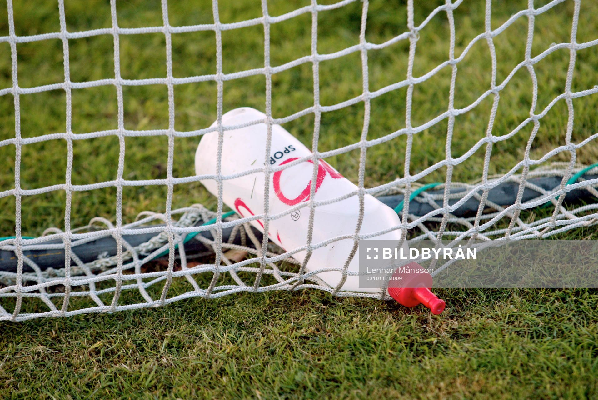 Fotboll, nät, flaska, vattenflaska
