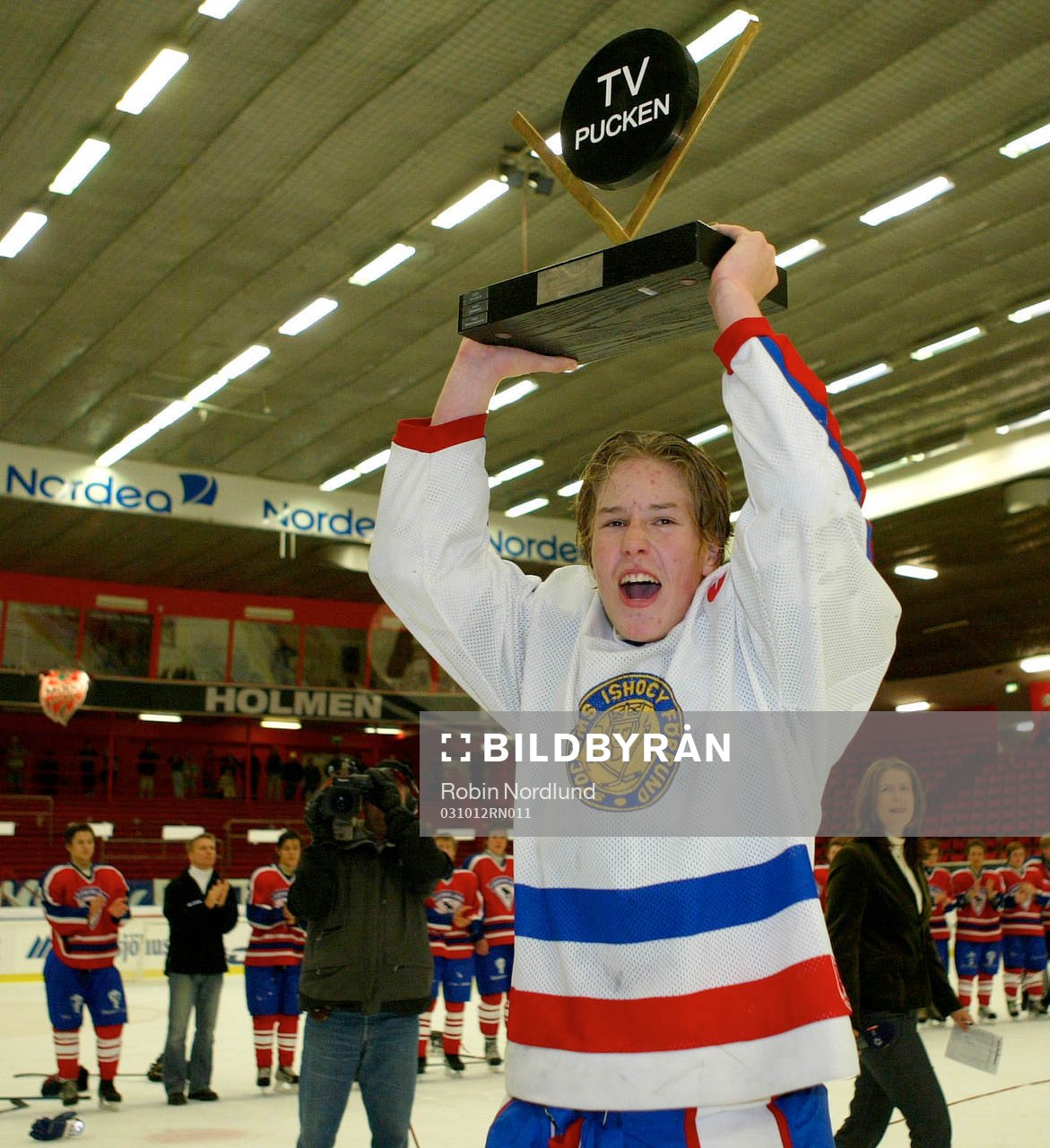 Stockholmslagkapten  med tv-pucken bucklan