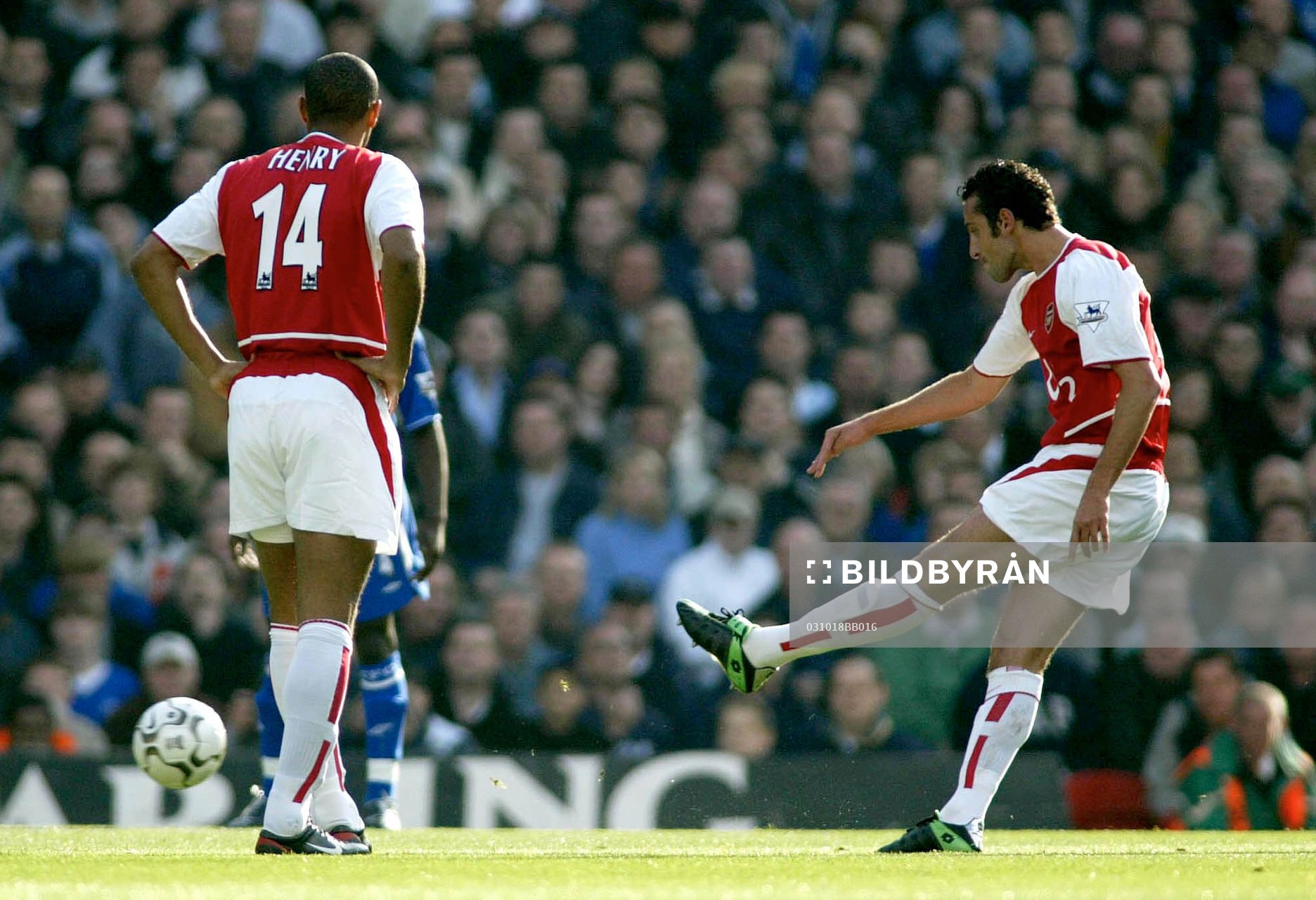 Edu, Arsenal gör ett tidigt mål i matchen