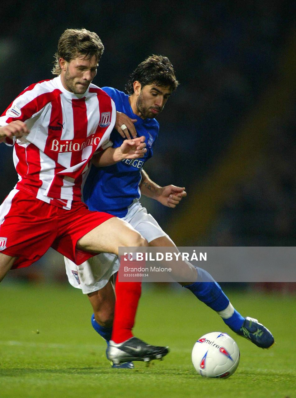 Pablo Counago, Ipswich och John Halls, Stoke