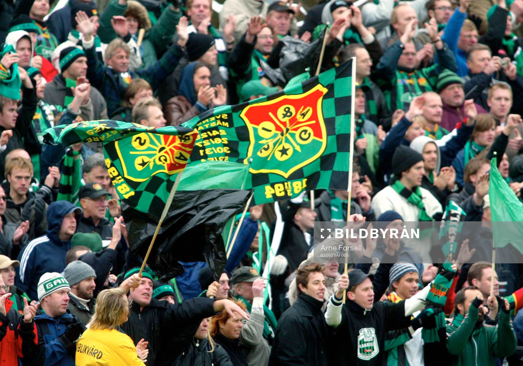 Fotboll. Kval till Superettan. Gais. Glada Gaisfans