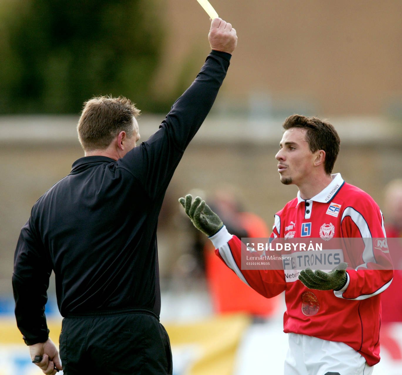 Daniel Mendes, Kalmar. Domare, gult kort, varning