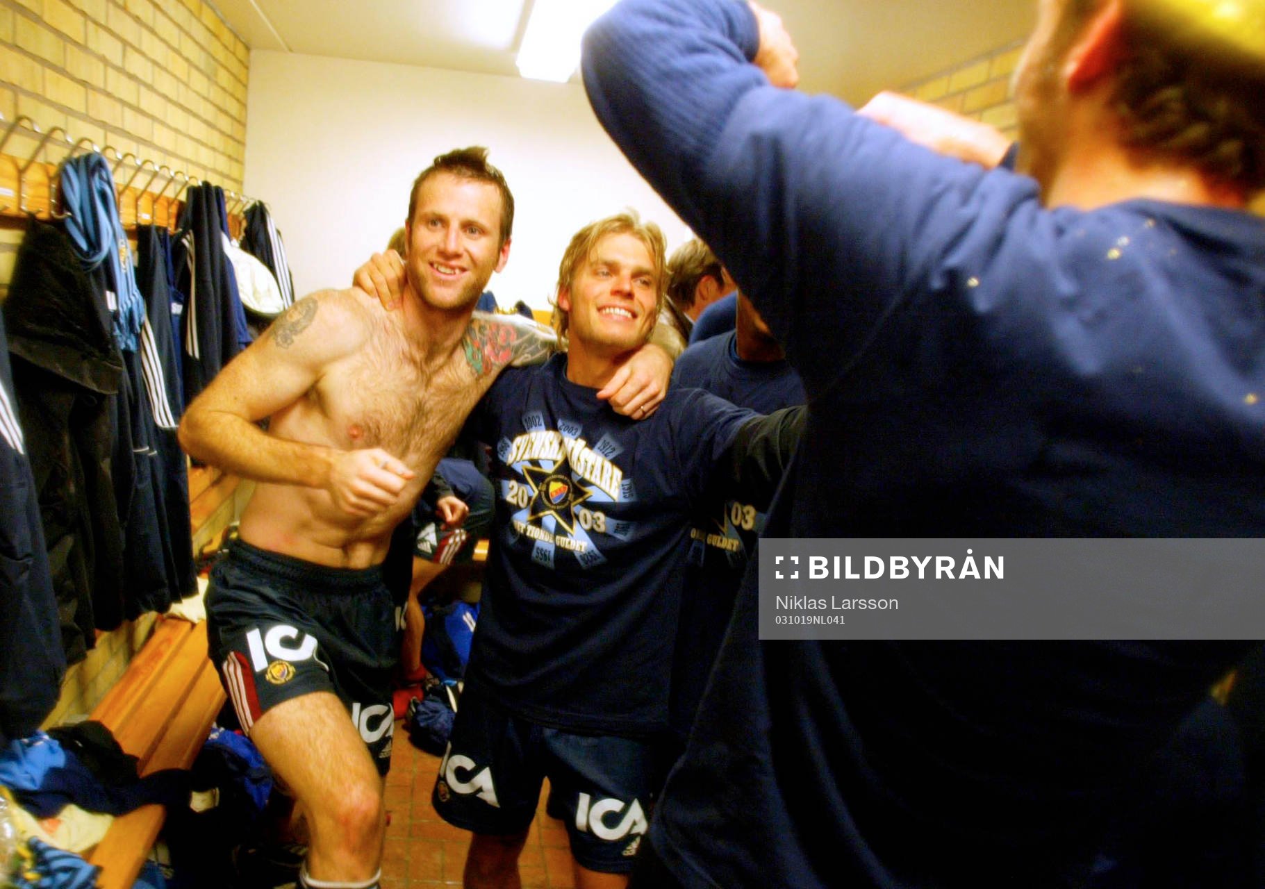  Djurgården svenska mästare för 2:a året i rad!! Niklas Rasck och Johan Arneng, jubel i omklädningsrummet.