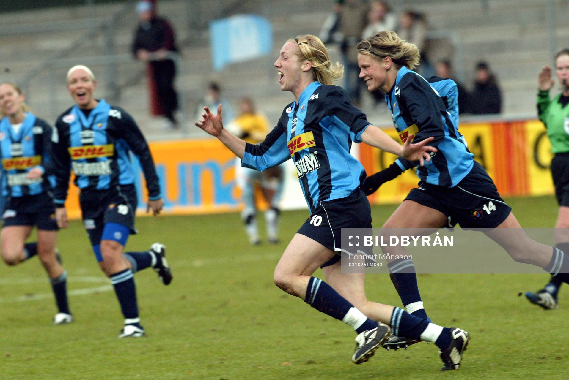   Djurgården/Älvsjö Svenska Mästare 2003. Sara Johansson jubel.