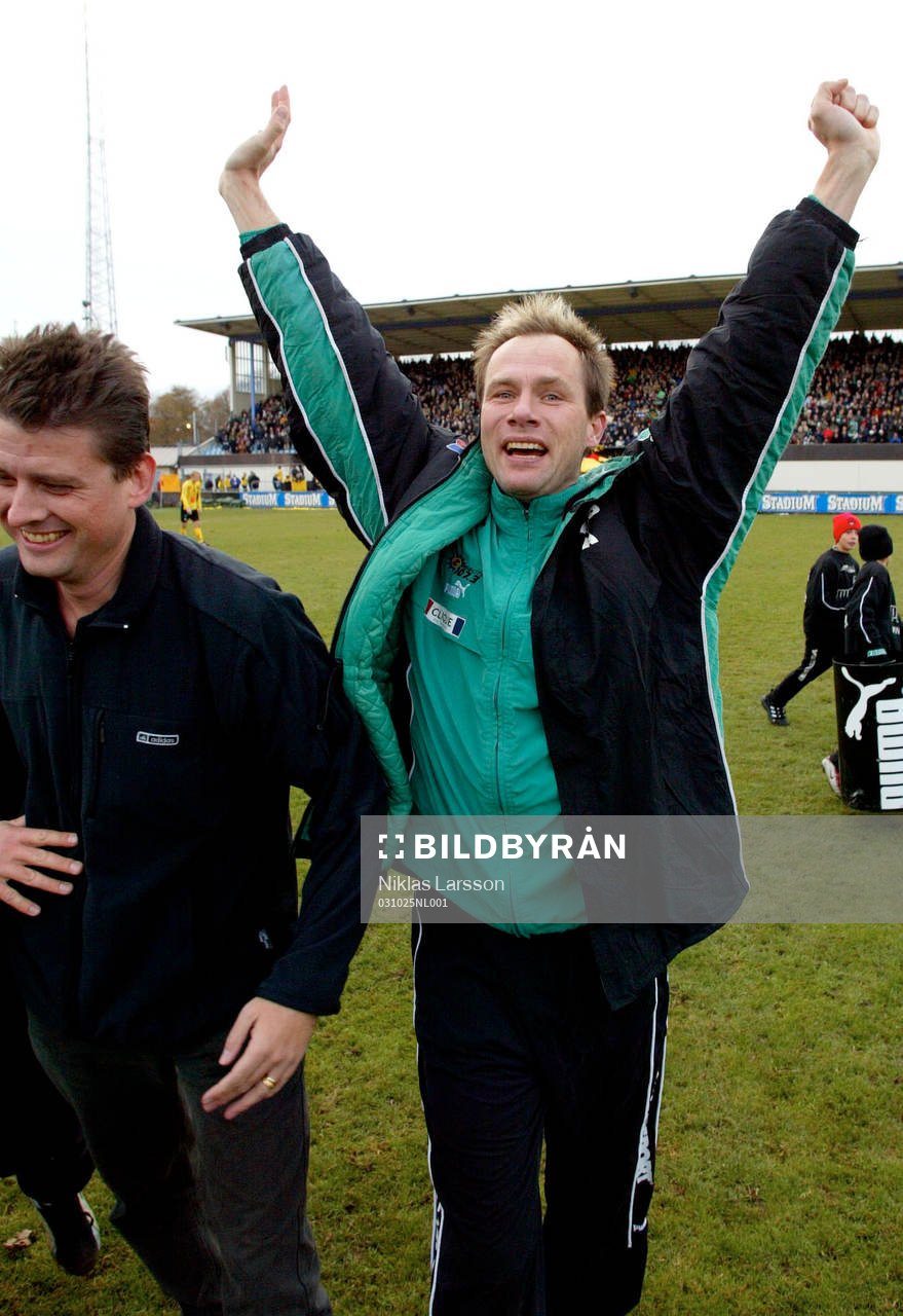 Roberto Jacobsson, tränare GAIS. Jubel